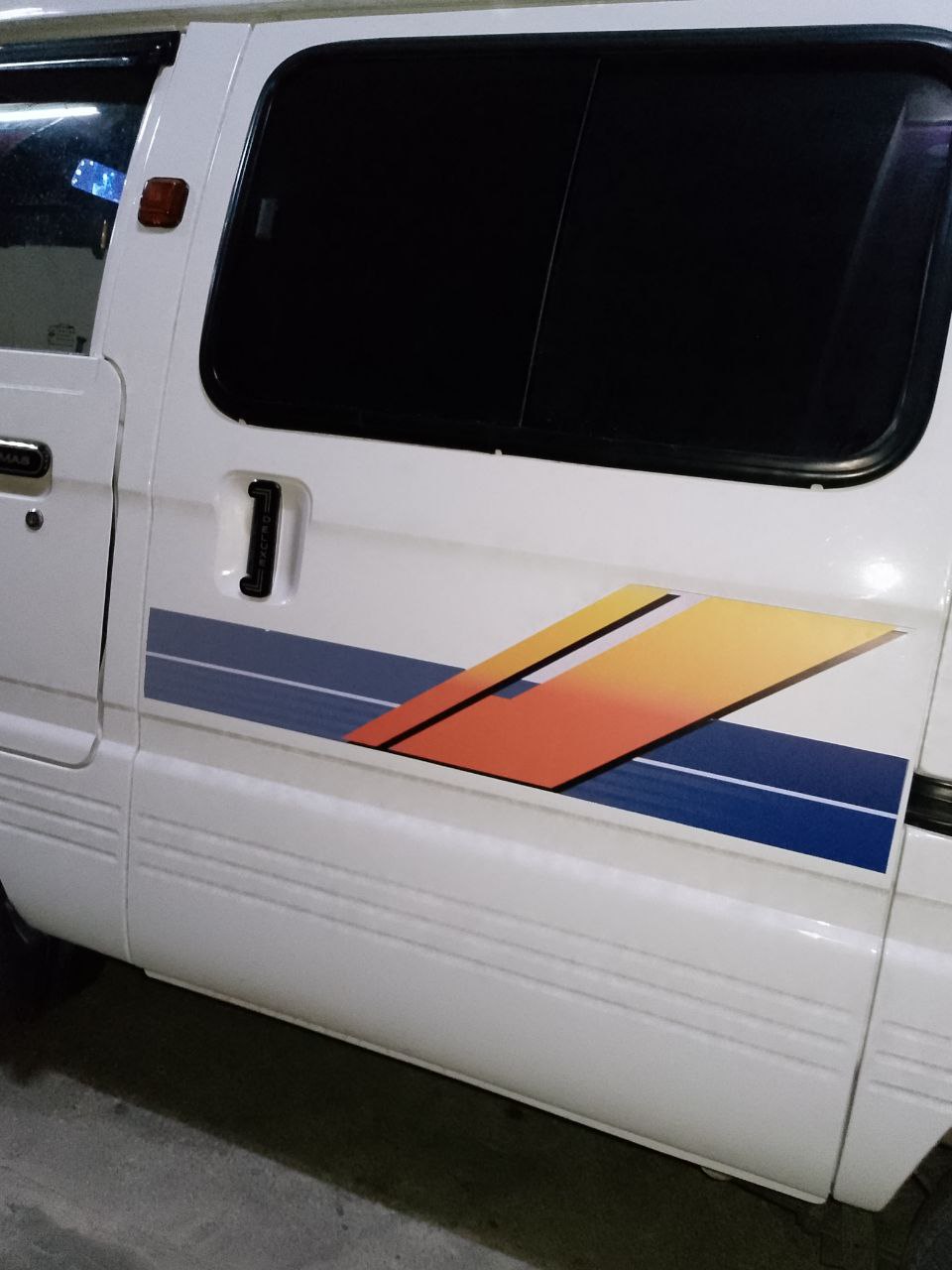 Damas nakleyka uchun vinil stikerlar salon uchun stiker