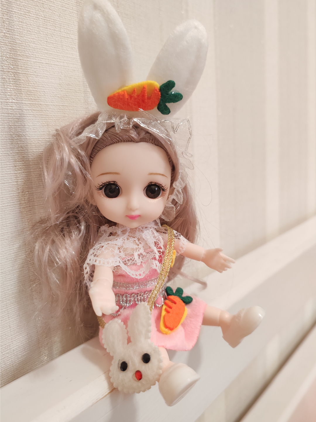 Qizlar mini paypoq, poshnali, qamchi va bogimli fotosuratlar