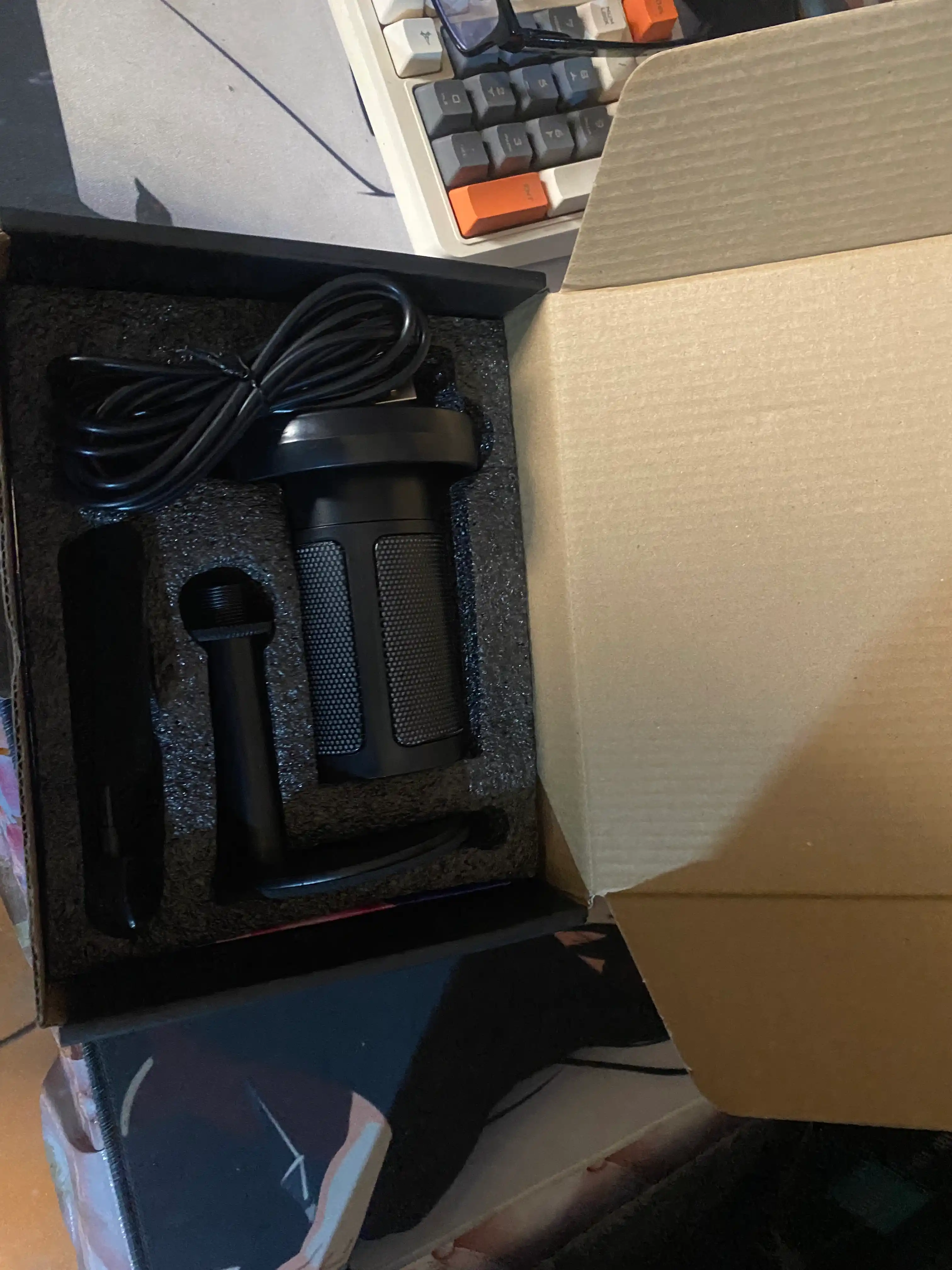 O'yin uchun kondensatorli RGB mikrofon ME6S, pop-filtr va stend bilan