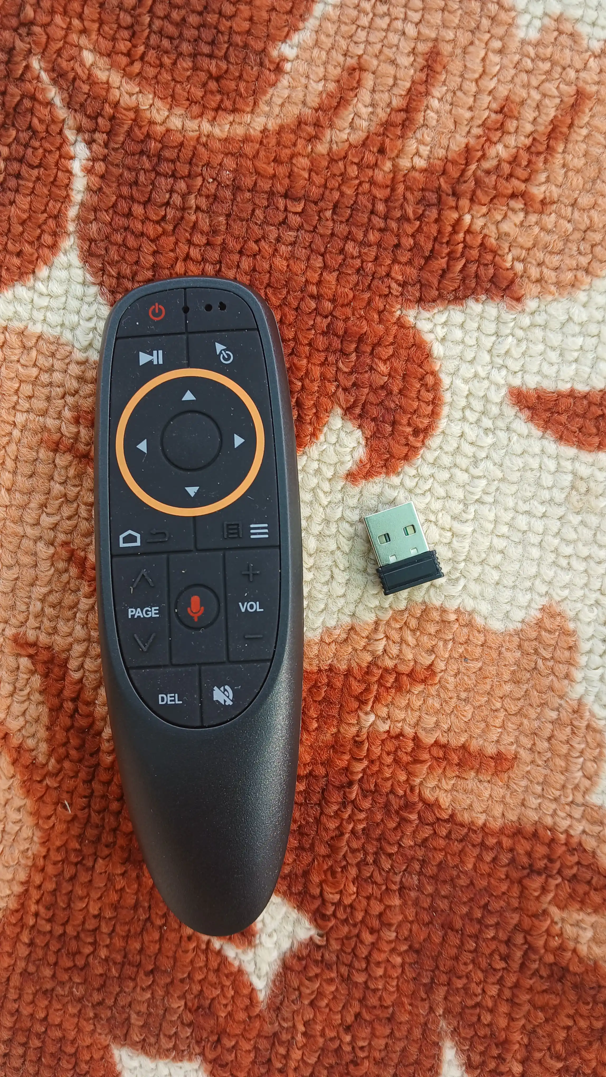 Пульт с голосовым управлением микрофоном и гироскопом для телевизора Smart Box и приставок
