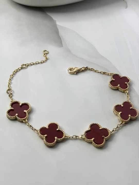 Van Cleef ayollar bilaguzugi