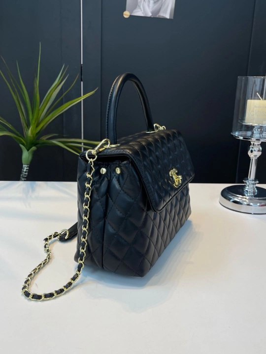 Ayollar sumkasi, Chanel