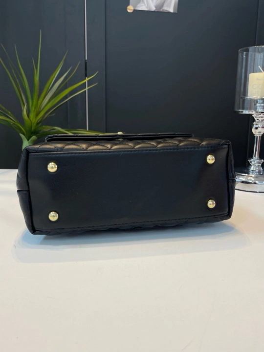 Ayollar sumkasi, Chanel