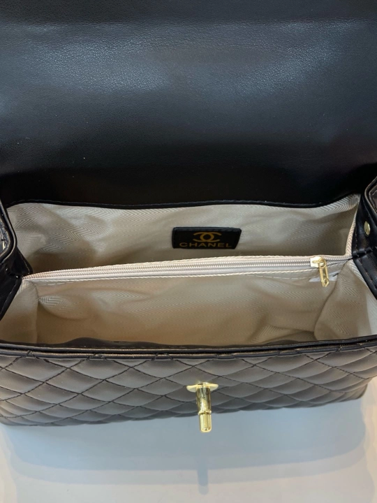 Ayollar sumkasi, Chanel