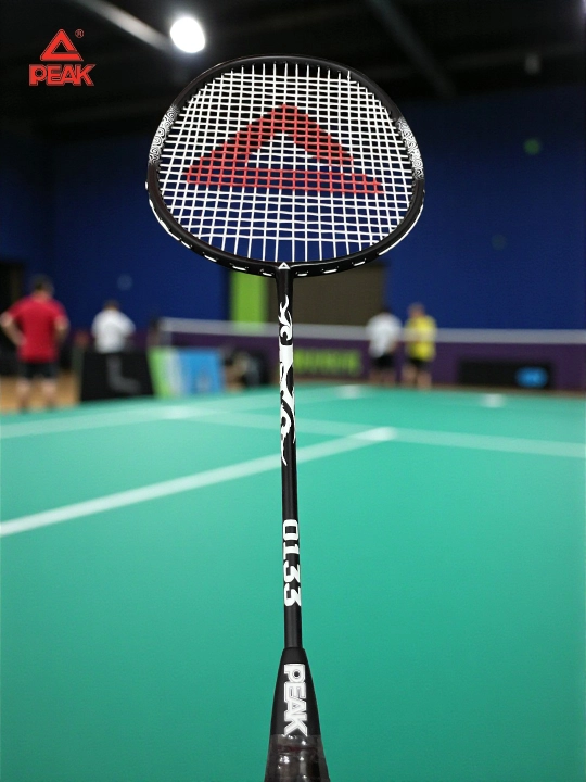 PEAK badminton to‘plami: 2 ta raketka, 3 ta volan va g‘ilof