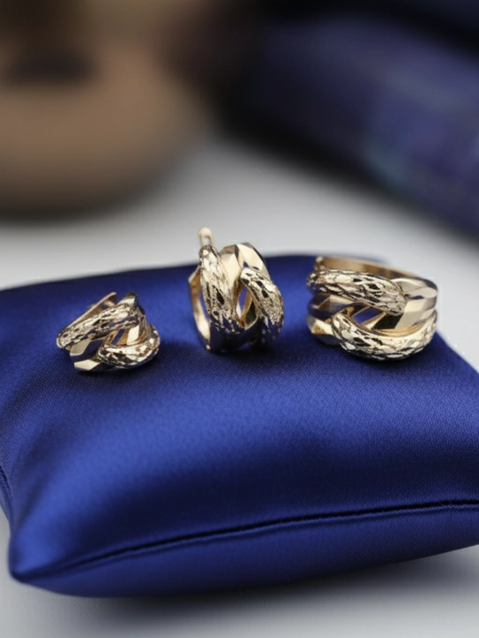 Ayollar uchun oltin uzuk va zirak to'plami, 8.92 gr, D46K model, tilla 585 proba,  DIAMOND