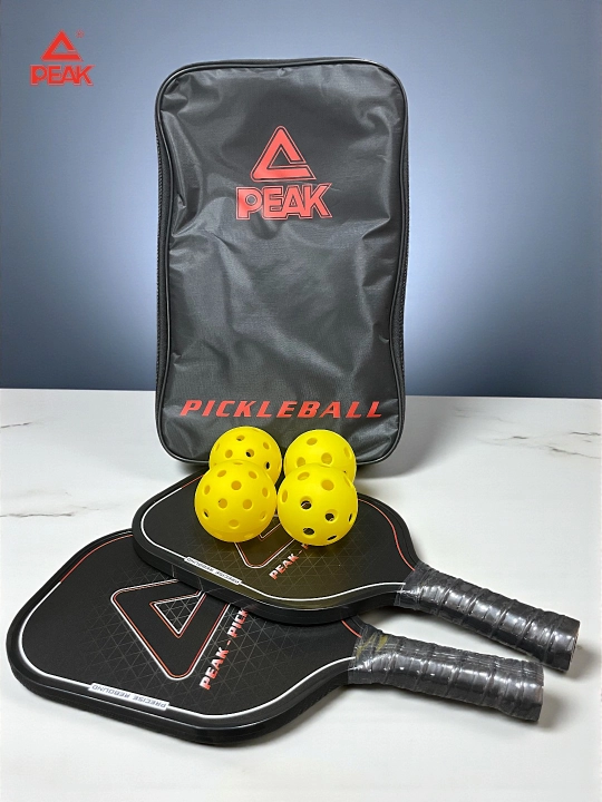 PEAK badminton to‘plami: 2 ta raketka, 3 ta volan va g‘ilof