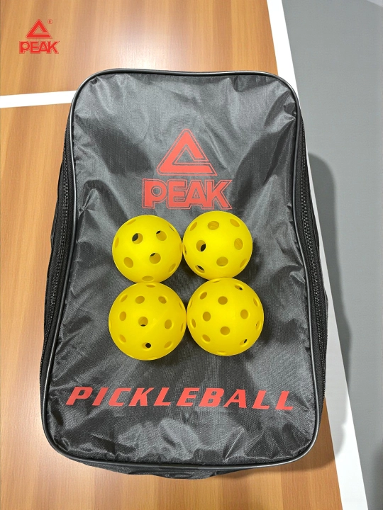 PEAK badminton to‘plami: 2 ta raketka, 3 ta volan va g‘ilof