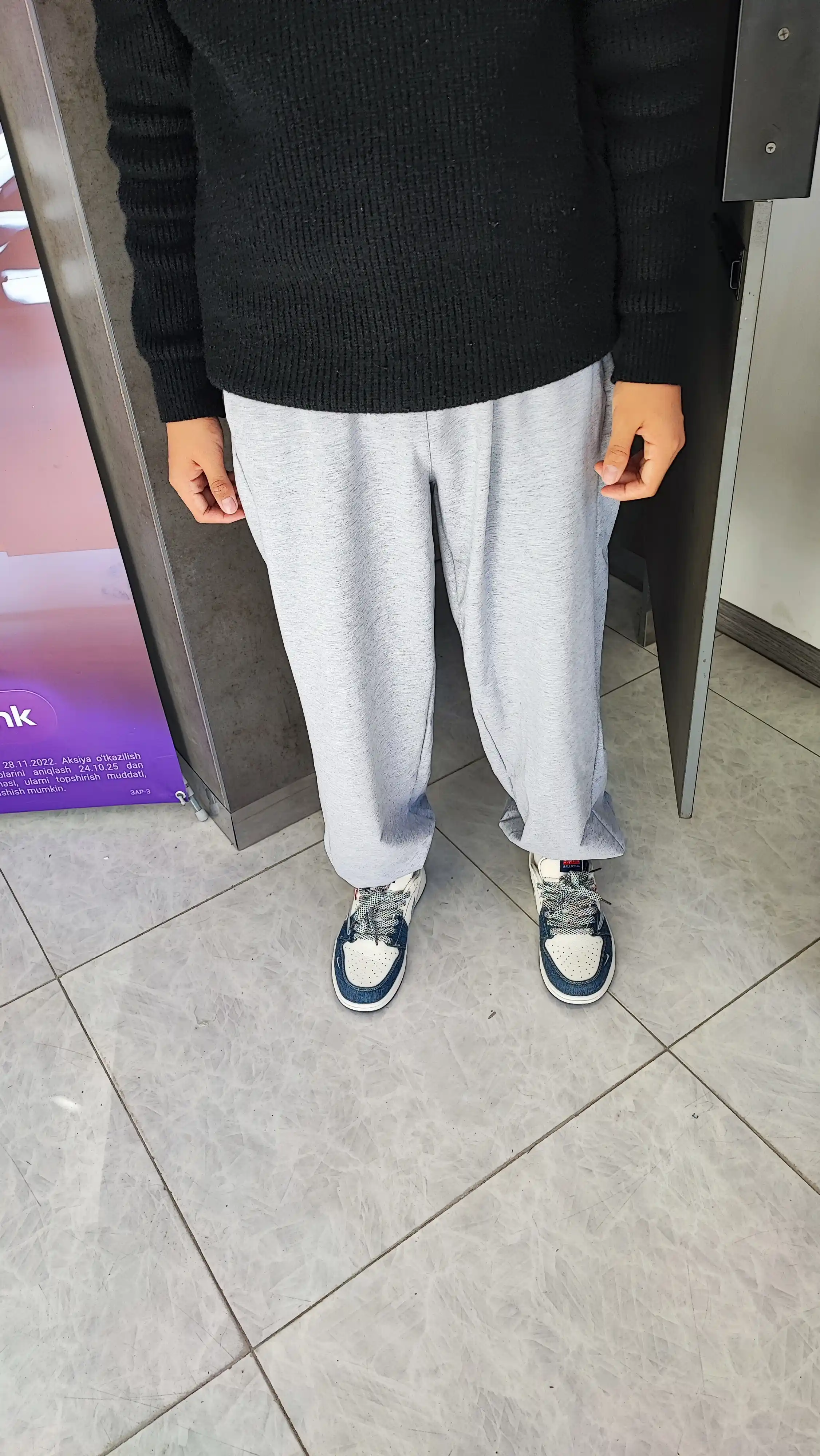 Erkaklar uchun keng sport shimi
