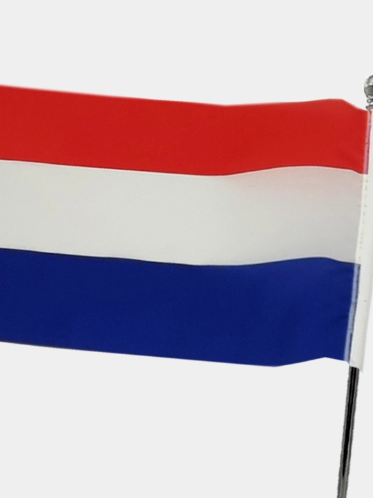 Zanglamaydigan po‘latdan tayyorlangan flagshtok bayrog‘i