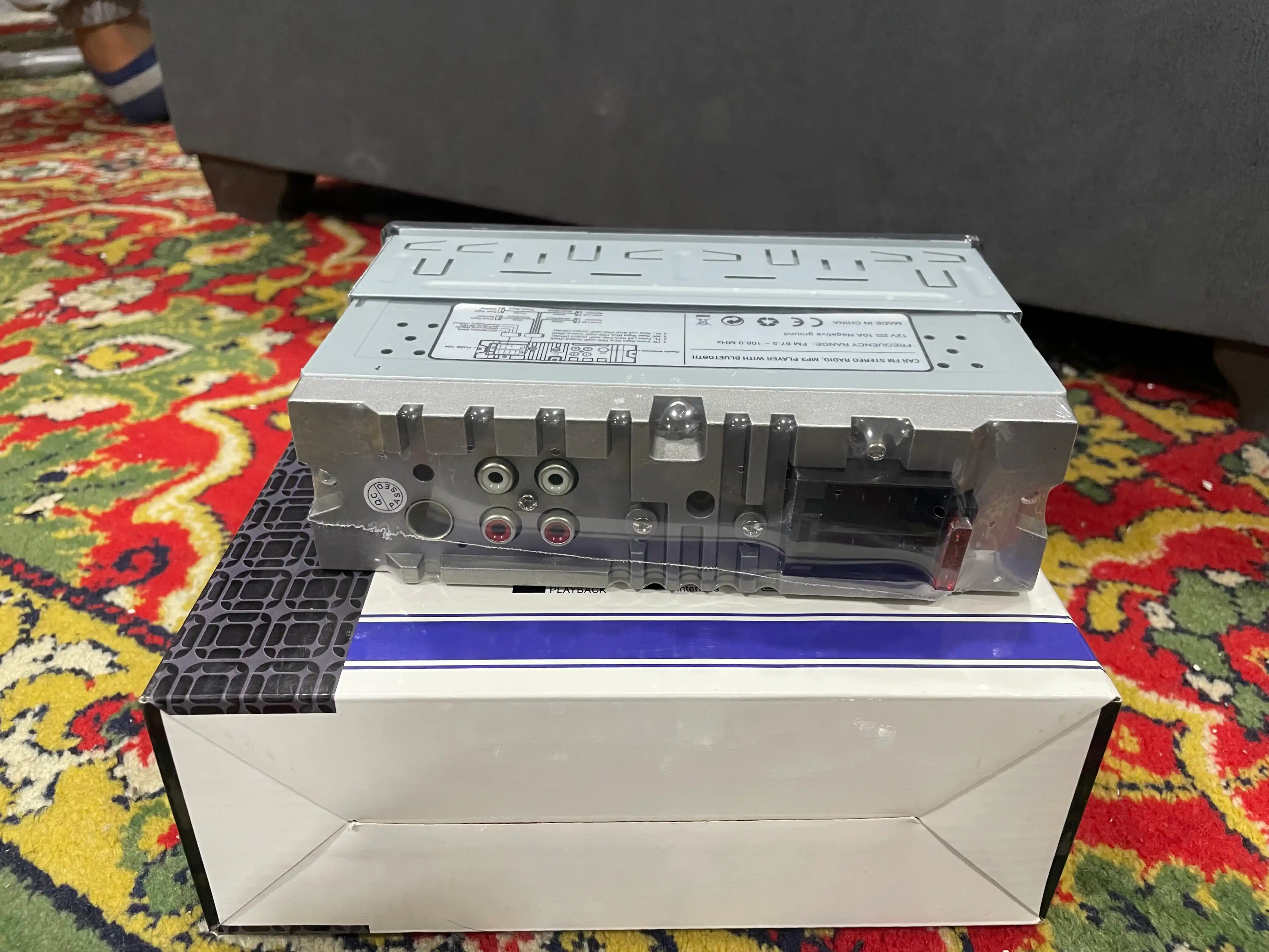 Pioneer avto magnitafon universal Blutus fleshka aux radio bor ovozi 63 gacham 12 volt