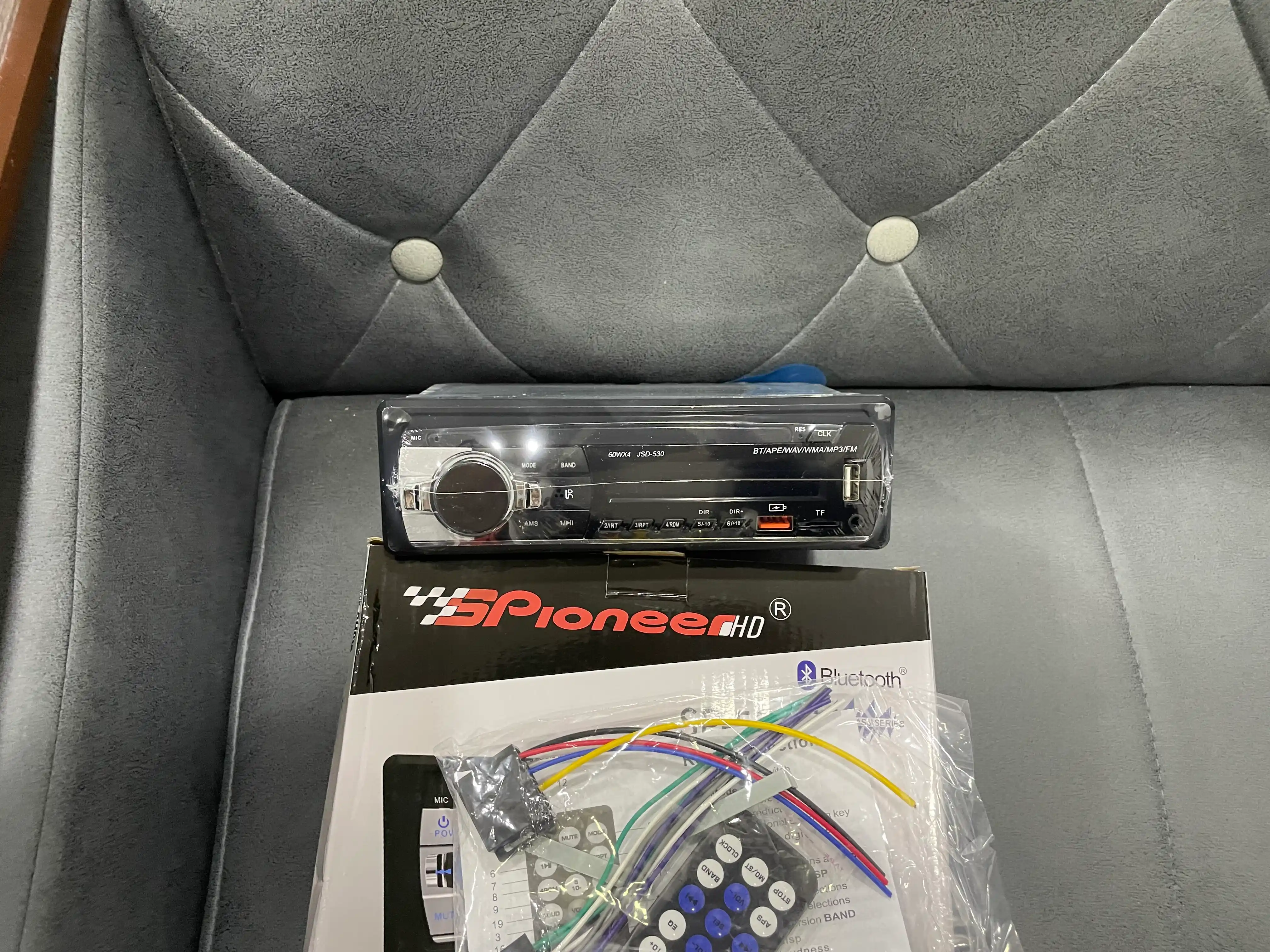Pioneer avto magnitafon universal Blutus fleshka aux radio bor ovozi 63 gacham 12 volt
