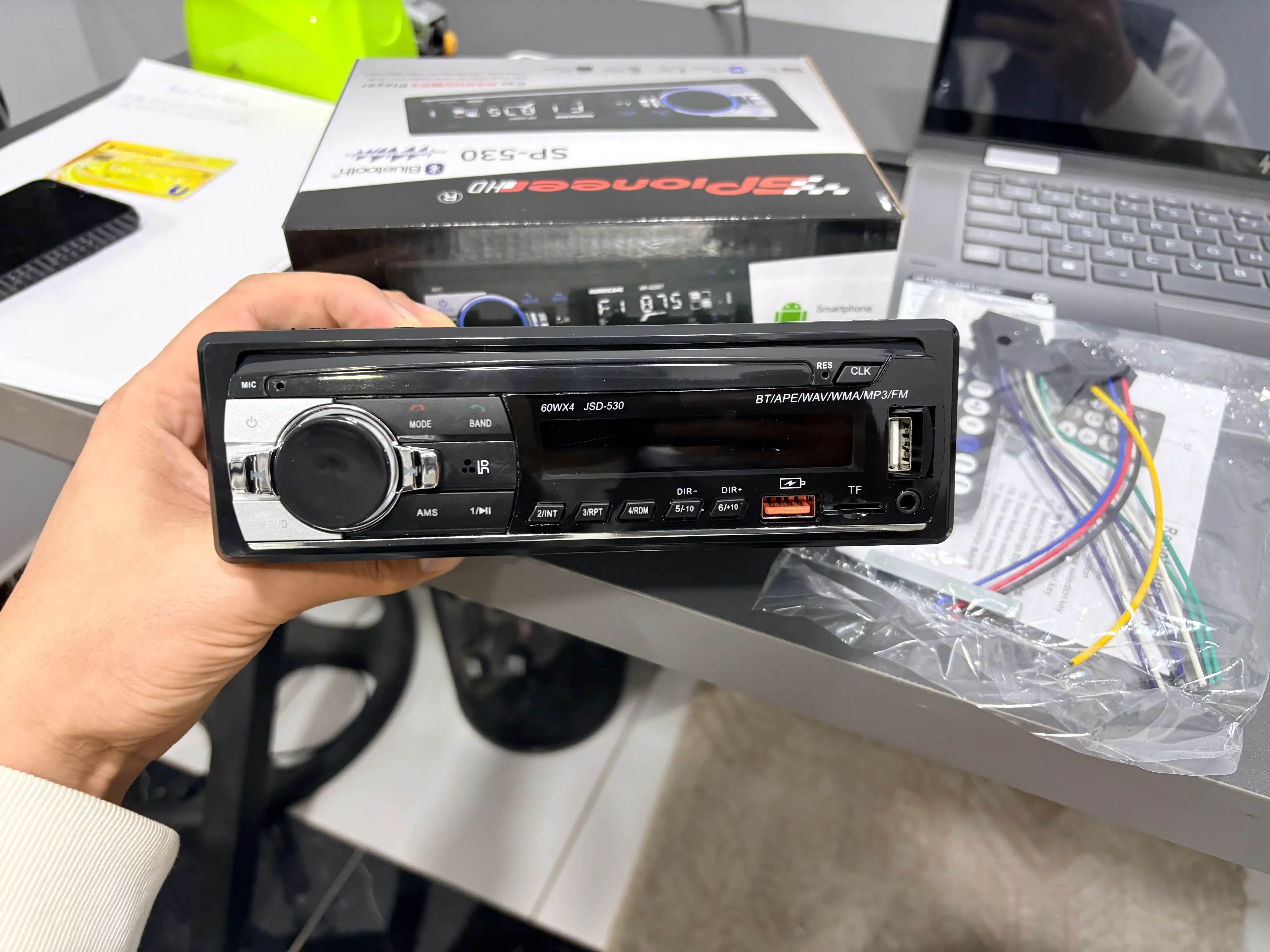 Pioneer avto magnitafon universal Blutus fleshka aux radio bor ovozi 63 gacham 12 volt
