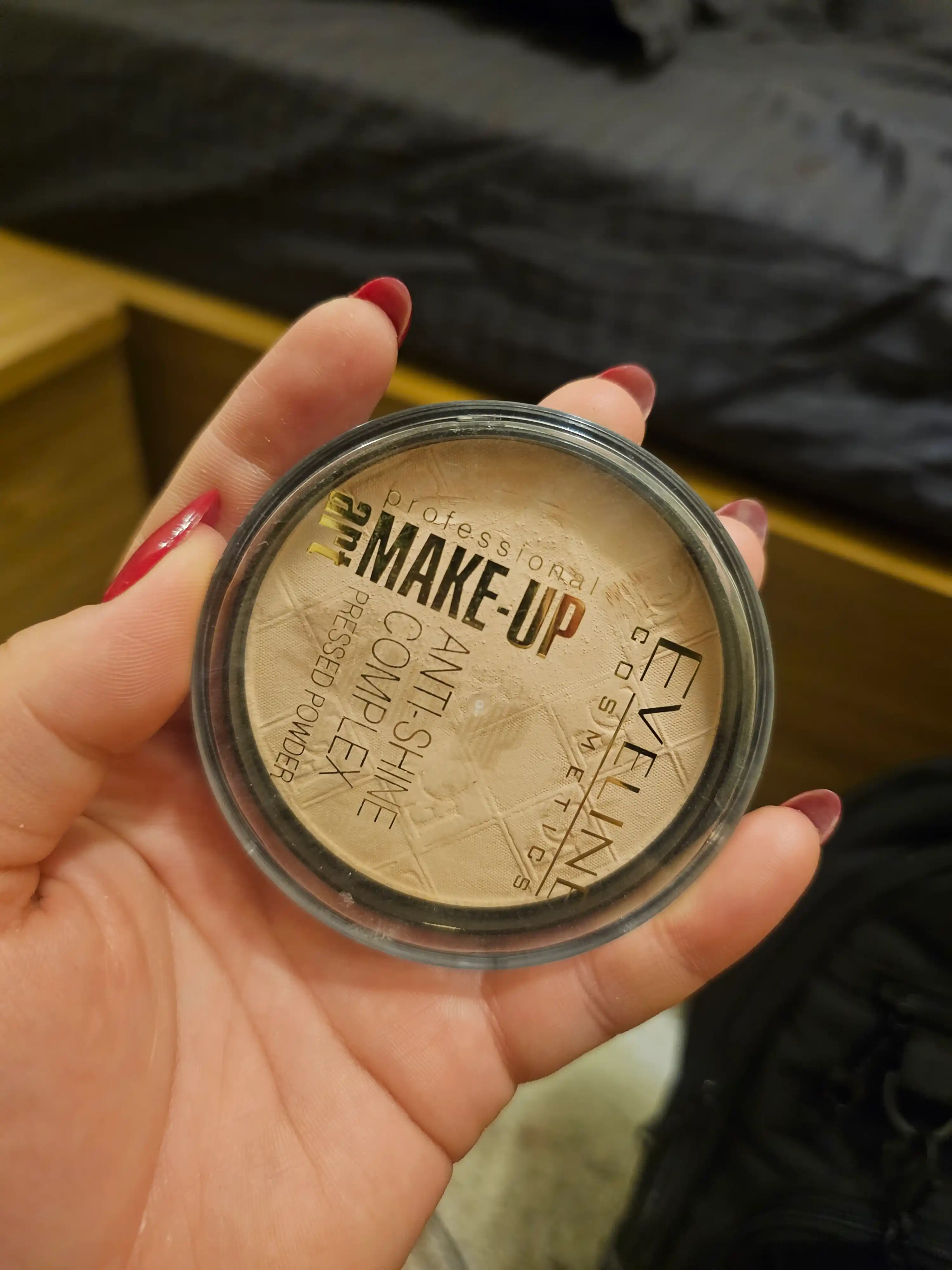 Пудра Eveline Anti Shine, матирующая минеральная, тон 32