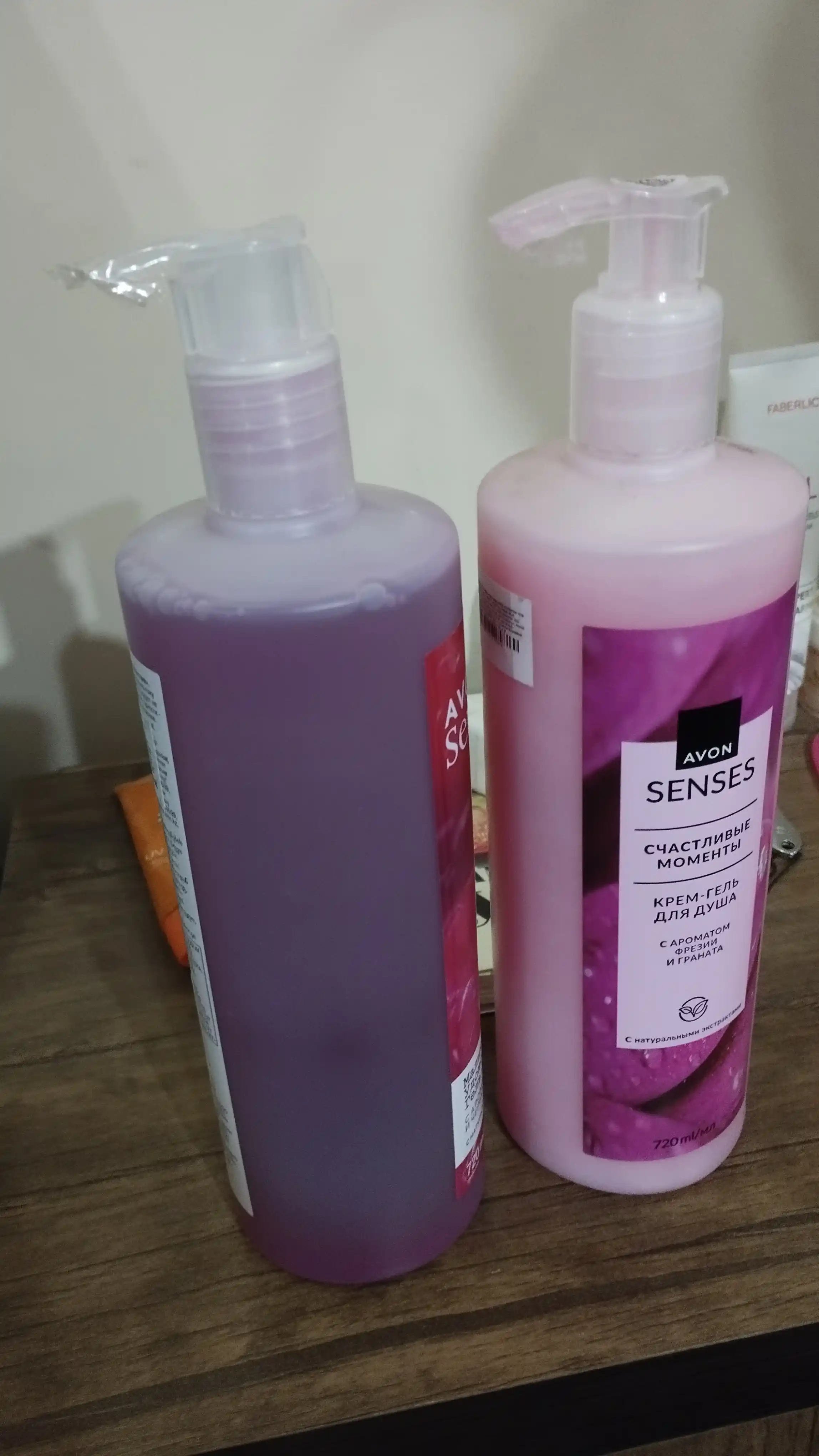 Гель для душа Avon, Малина и смородина, 720 мл