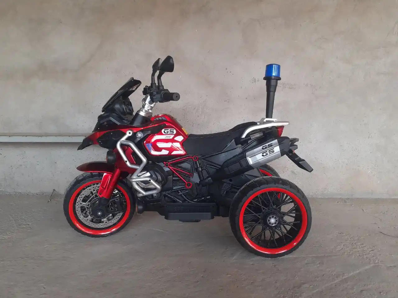 4 yoshdan 12 yoshgacha bo‘lgan bolalar uchun akkumulatordan ishlaydigan elektro mototsikl