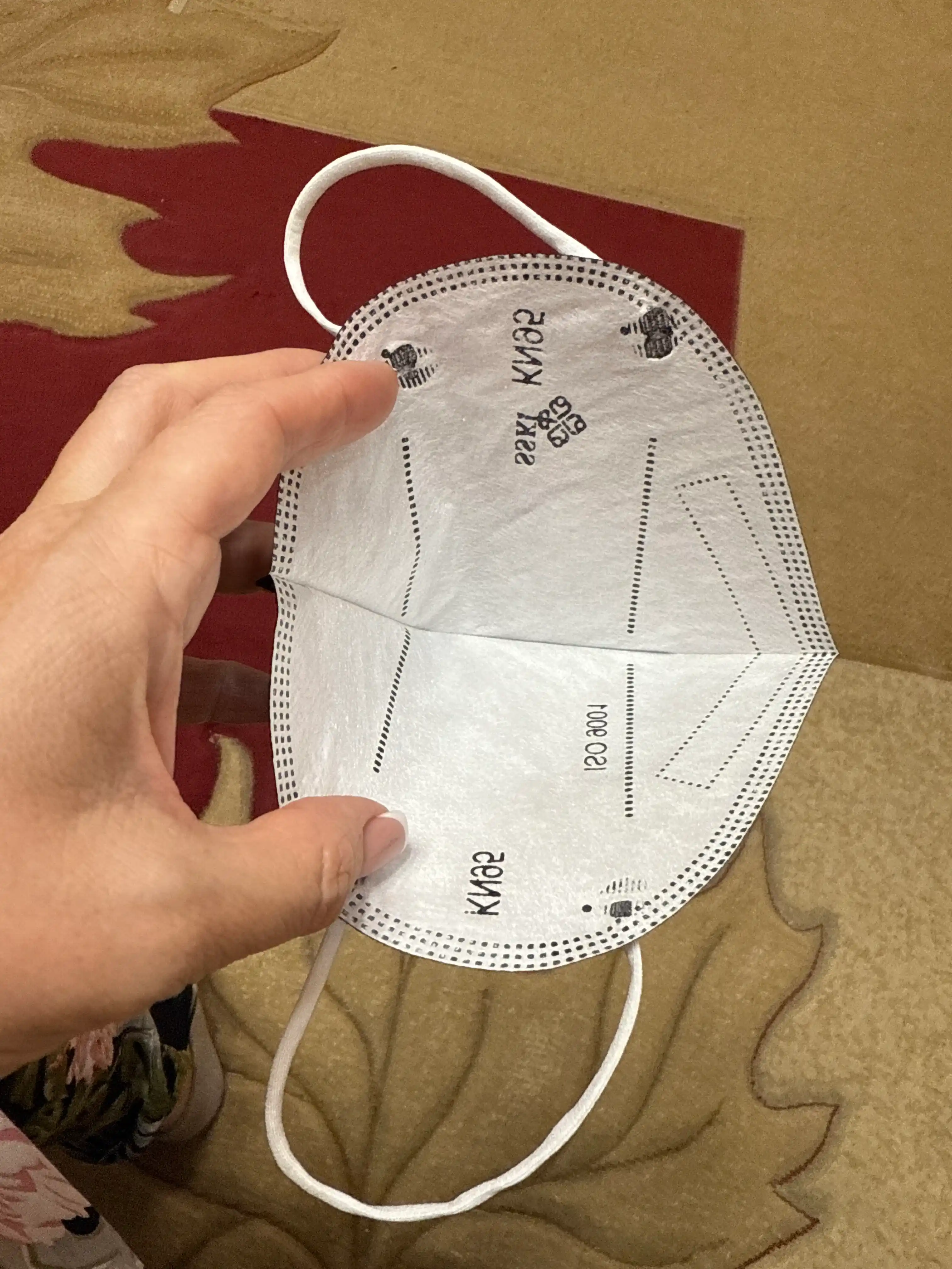 Tibbiy niqob, klapanli respirator KN 95