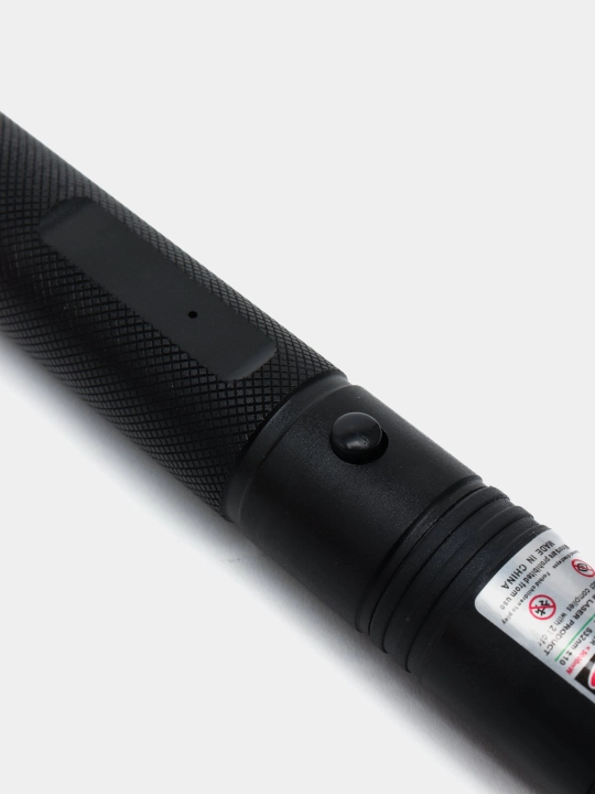 Laser 303 — yashil lazer, taqdimotlar va namoyishlar uchun ko‘rsatkich