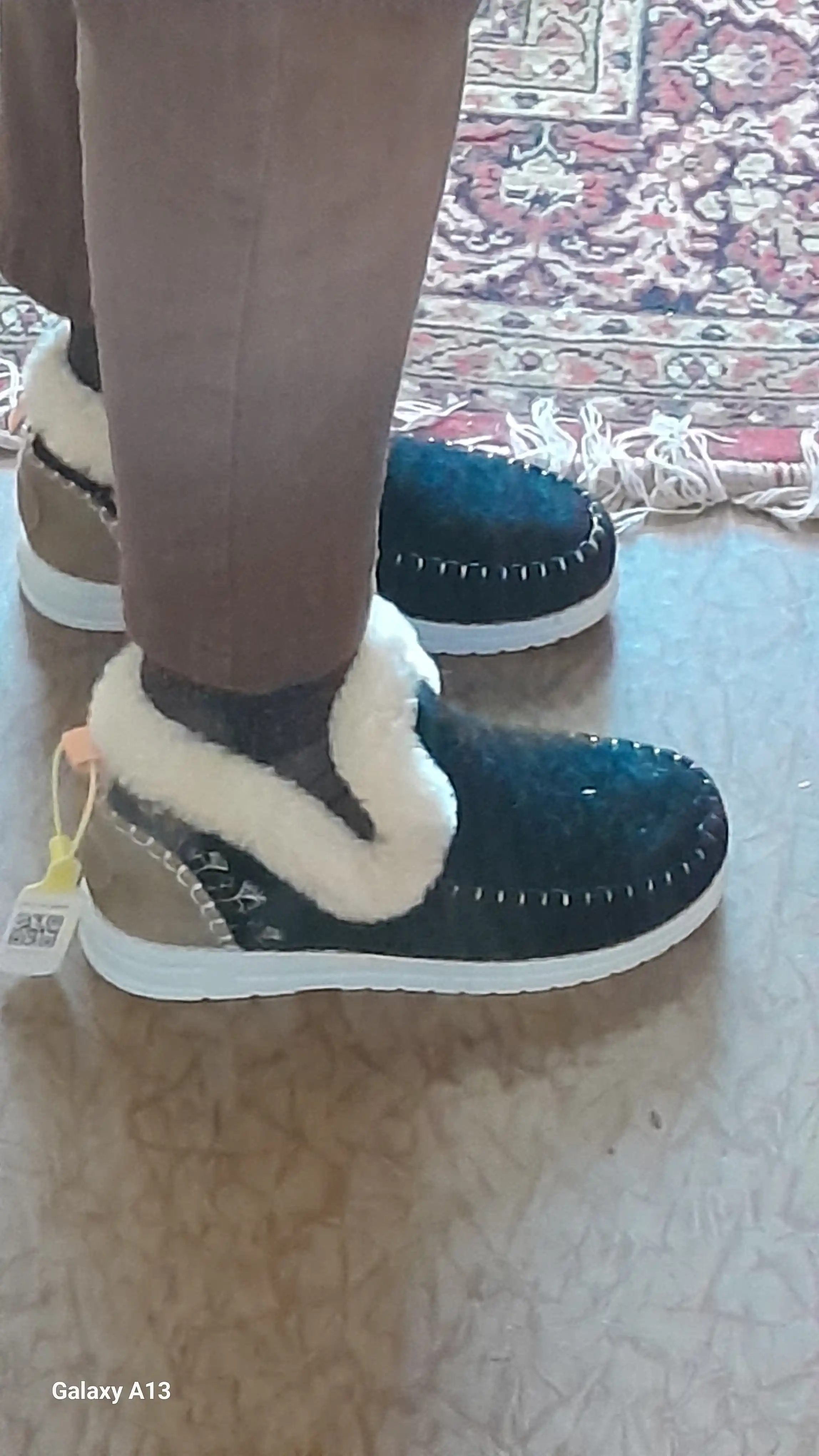Ayollar uchun, DISHER WarmSlip qishki sliponlari, issiq va qulay (1 o‘lcham katta oling)