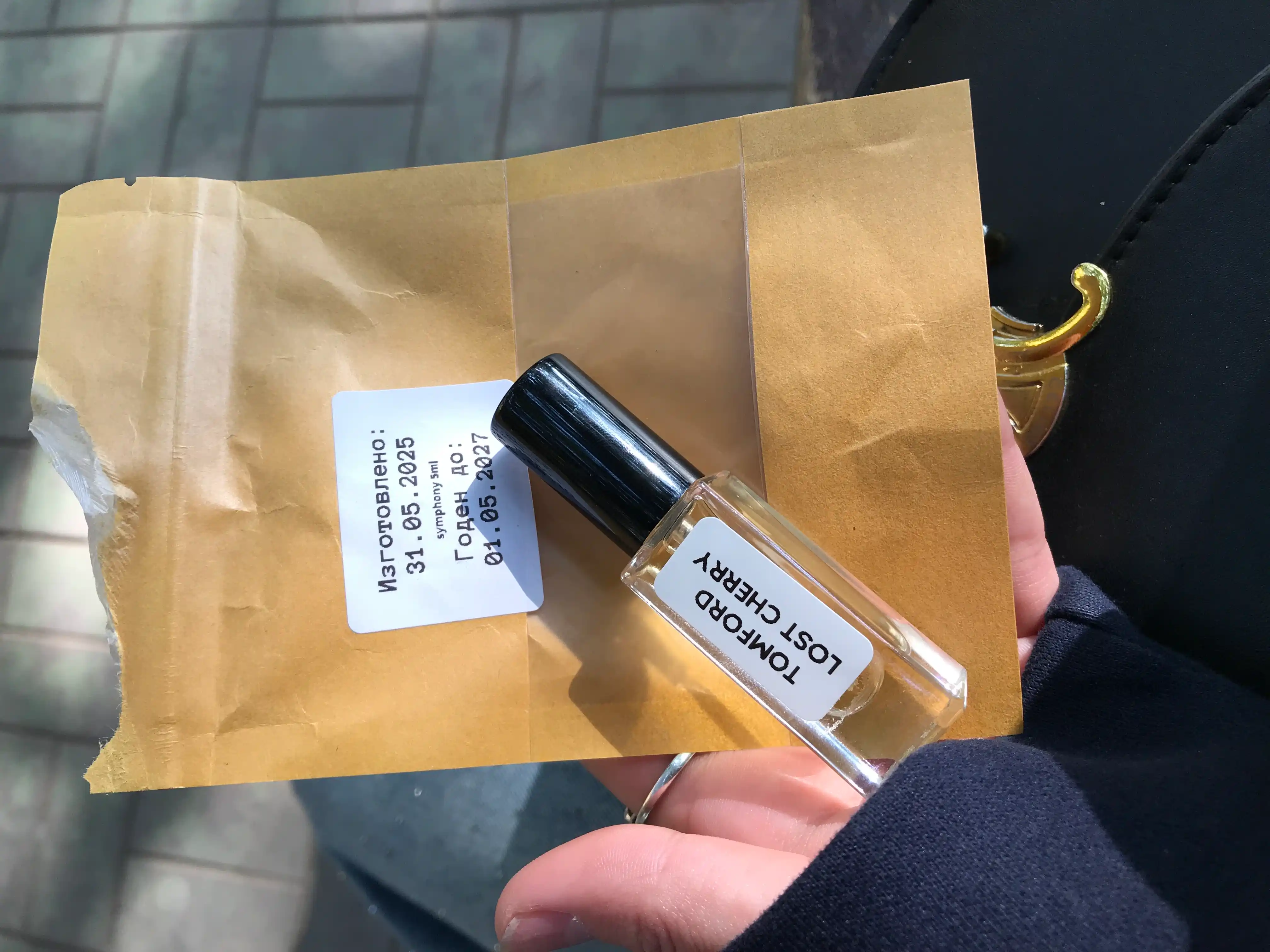Parfyumlangan suvi Tom Ford Lost Cherry, 5, 10, 100 ml