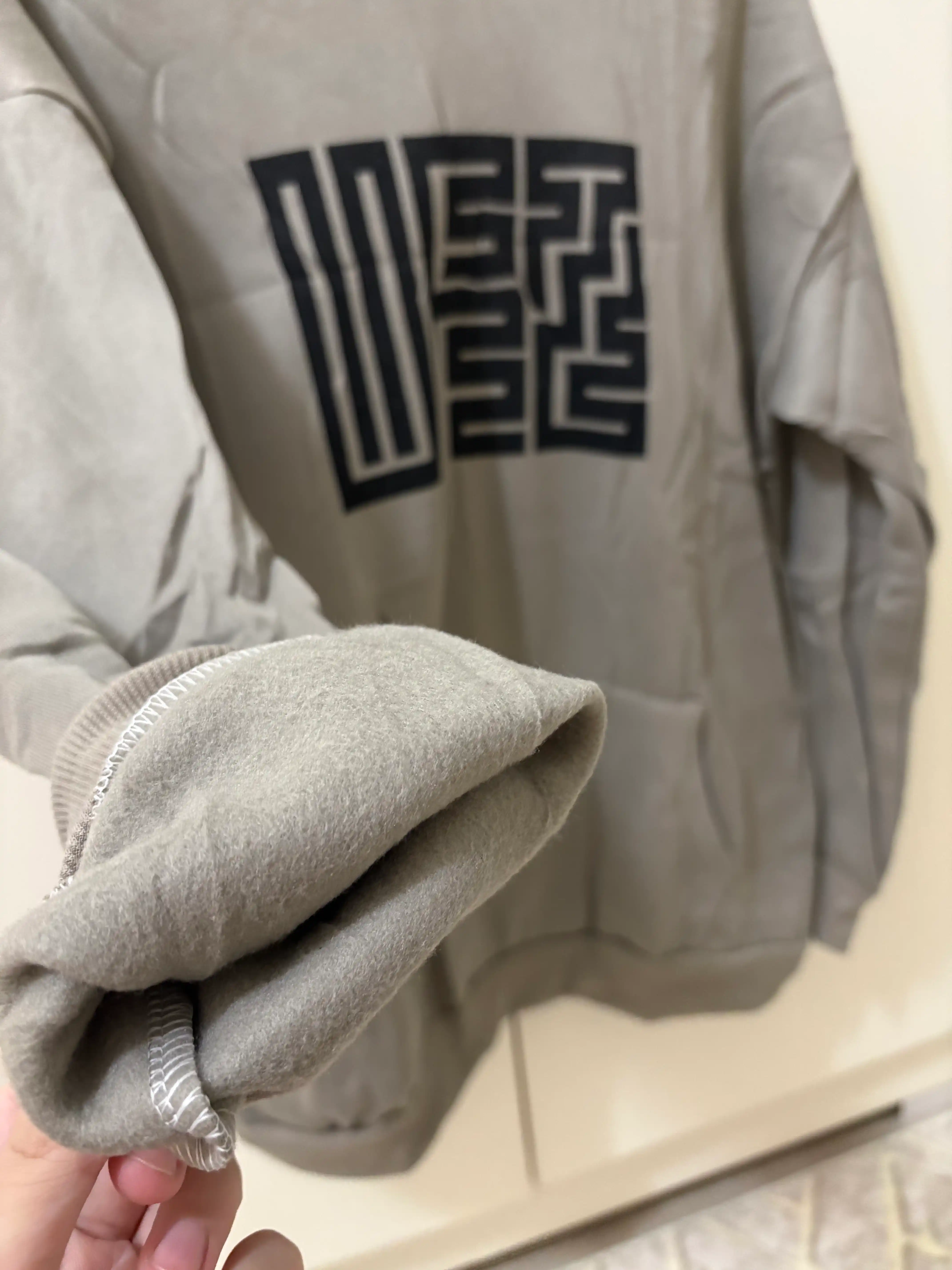 Ayollar xudi, oversize, bosma, universitet uslubida