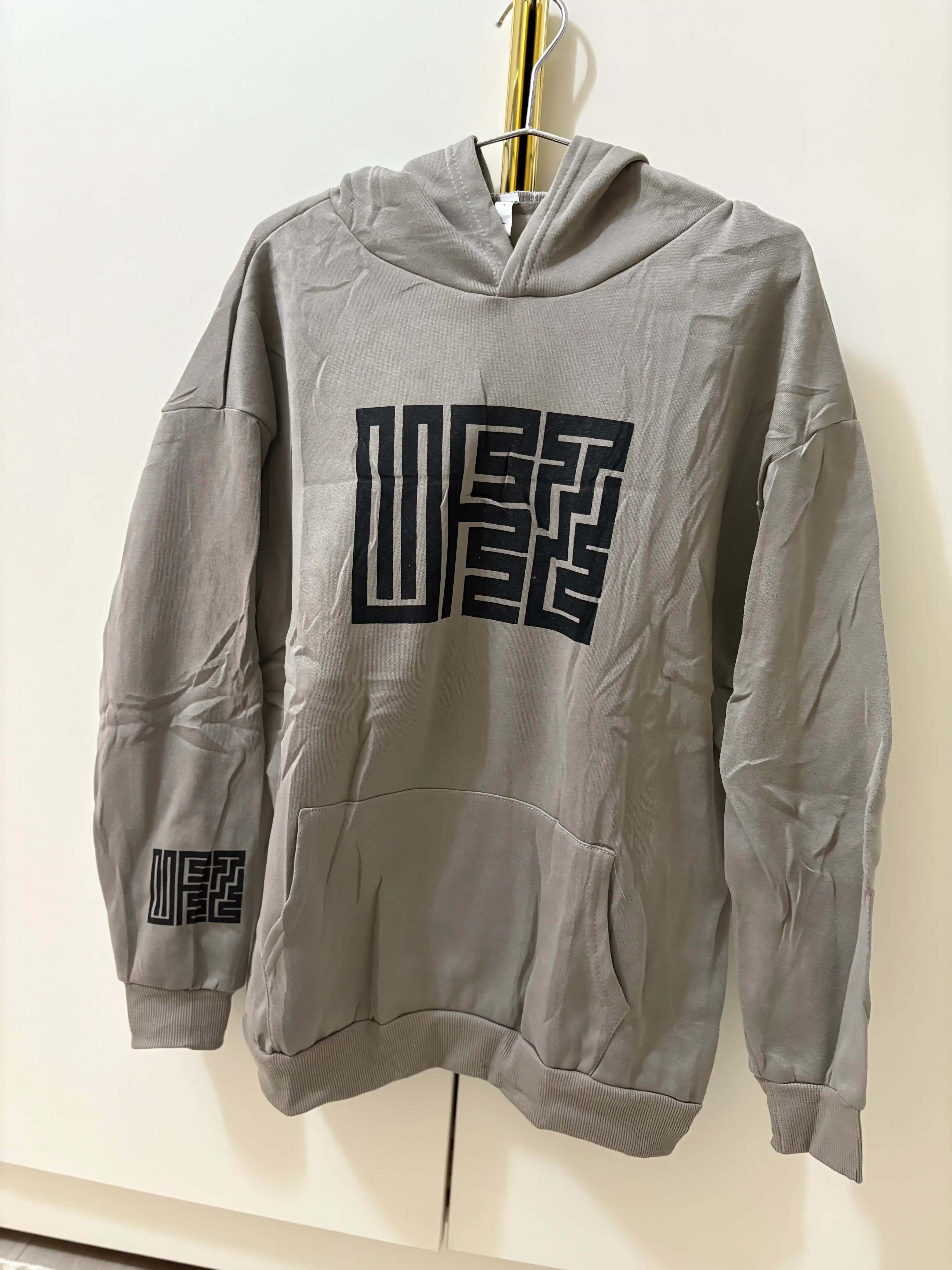Ayollar xudi, oversize, bosma, universitet uslubida