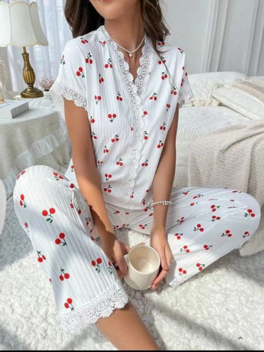 Ayollar ichki kiyimlari, ayollar tungi kiyimlari, ayollar penyuari, pijama, byustgalteri