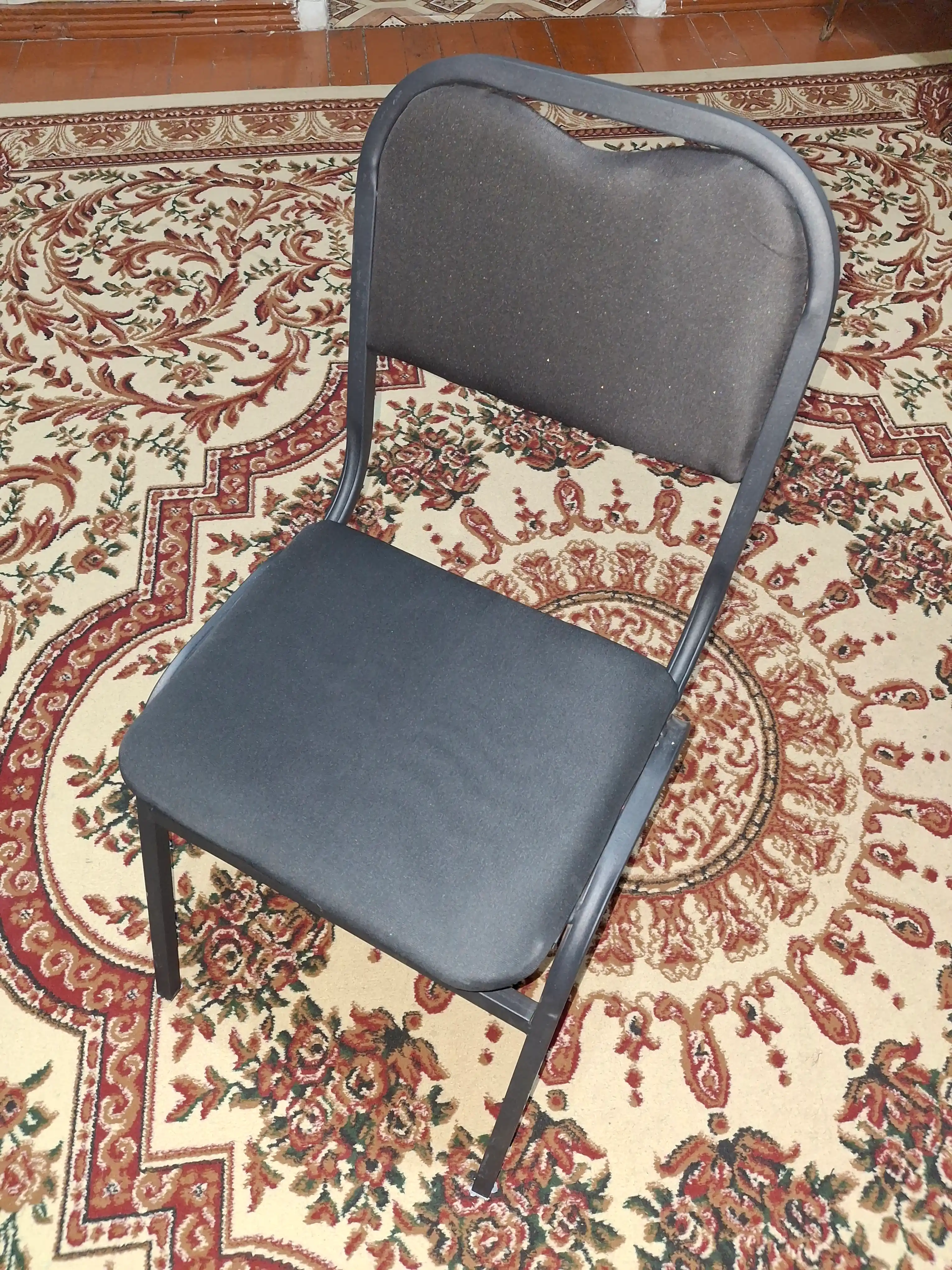 Turon stul, ofis, majlis zallari, ta'lim uchun, 200 kg gacha