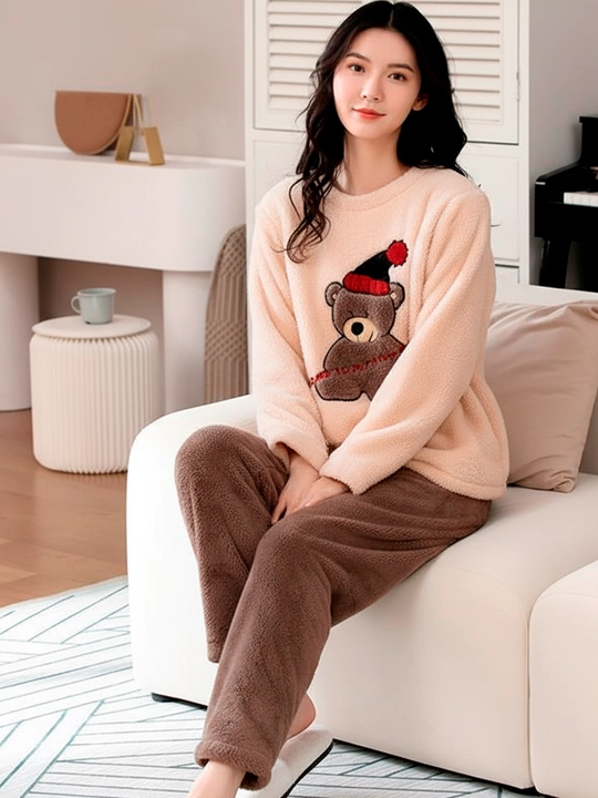 Ayollar momiq pijamasi