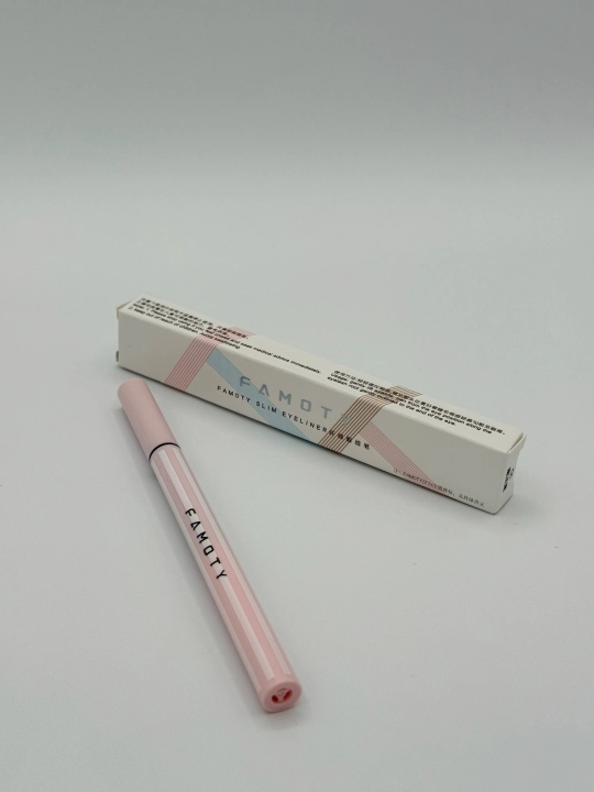 Famoty Slim Eyeliner koz uchun chizgich, Kozlarni yanada ifodalovchi chizgich