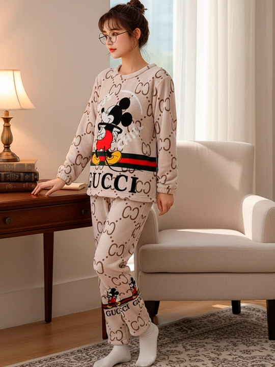 Pijama ayollar uchun