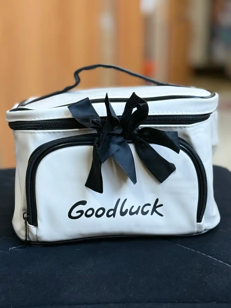 Tutqichli va bantli Goodluck kosmetik sumkasi — keng, zamonaviy, eko teridan
