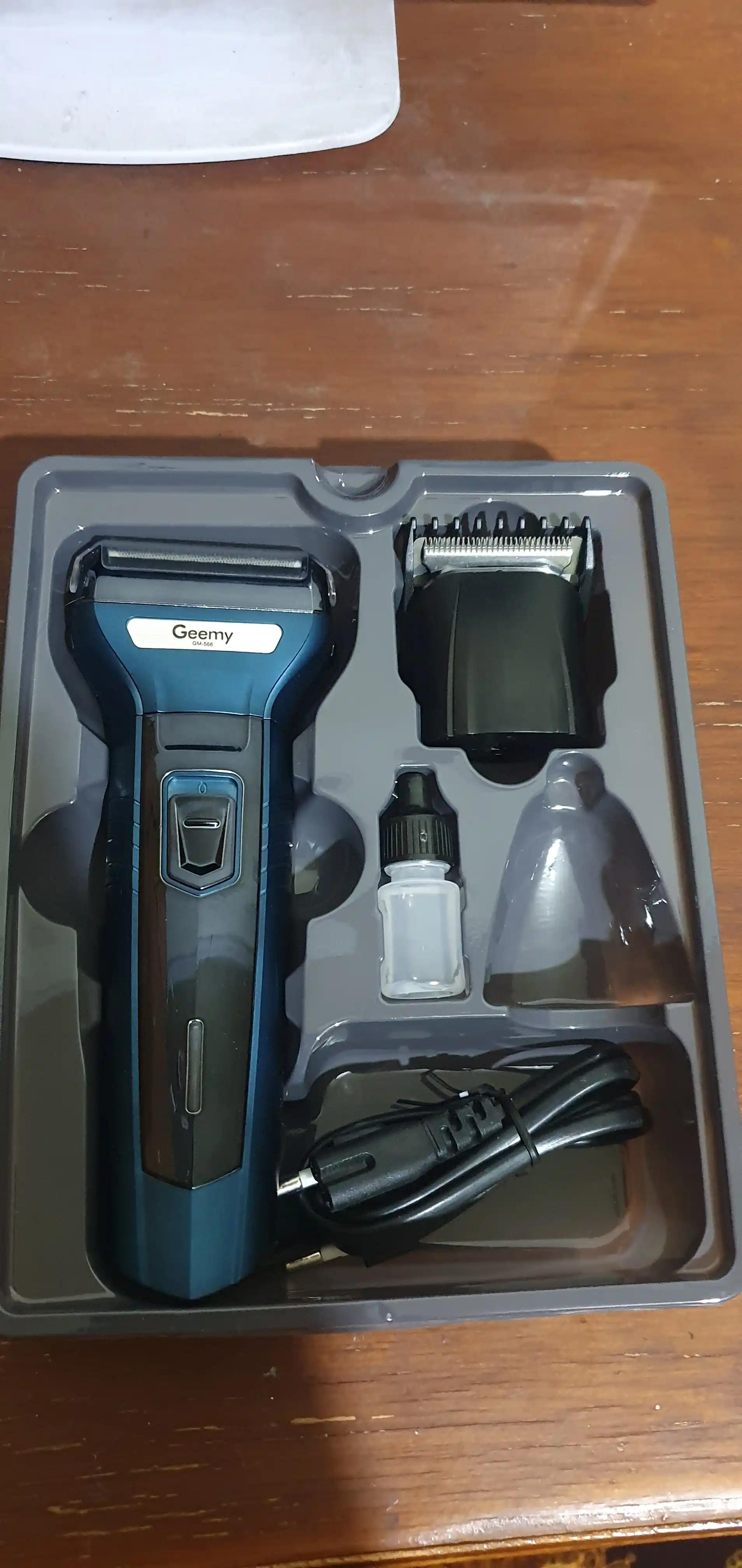 Trimmer, soch va soqol olish mashinkasi, soch olish mashinkasi, Geemy 3/1 GM-566 mashinka