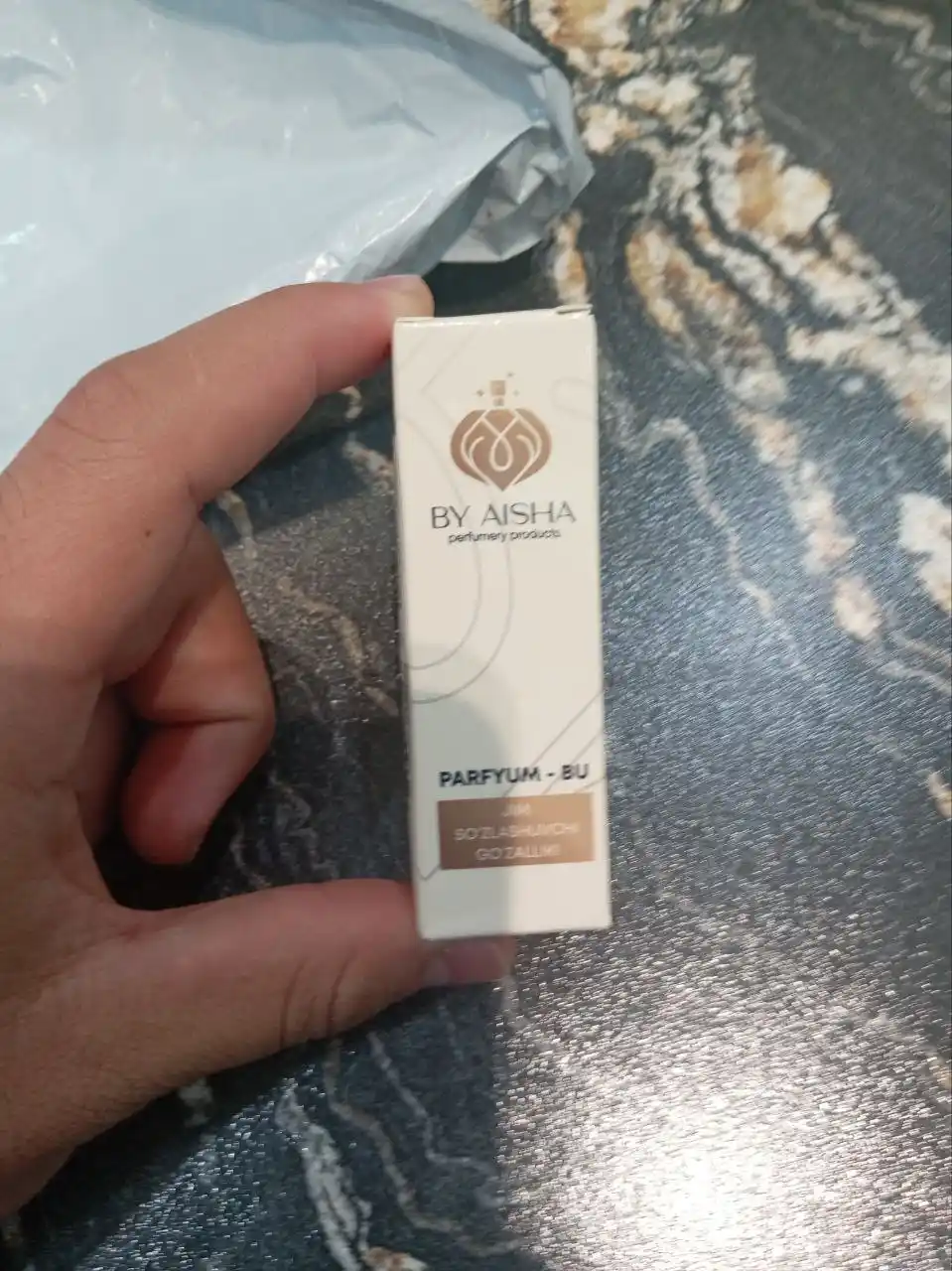Atir Layton Parfums de Marly, erkaklar va ayollar uchun