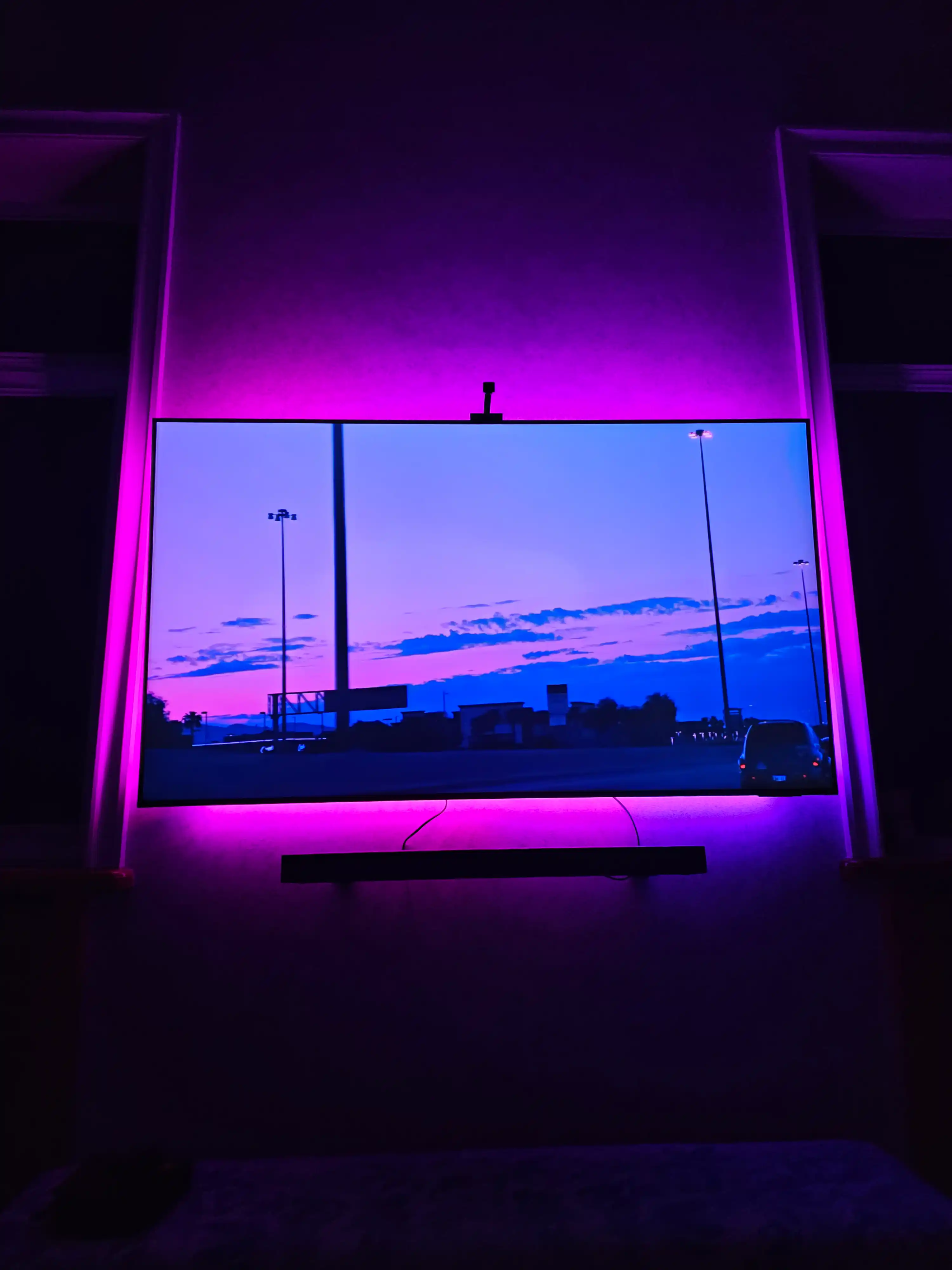 Govee H61993D3 televizorini yoritish uchun RGBIC LED tasmasi 55-65’ RGB, qora