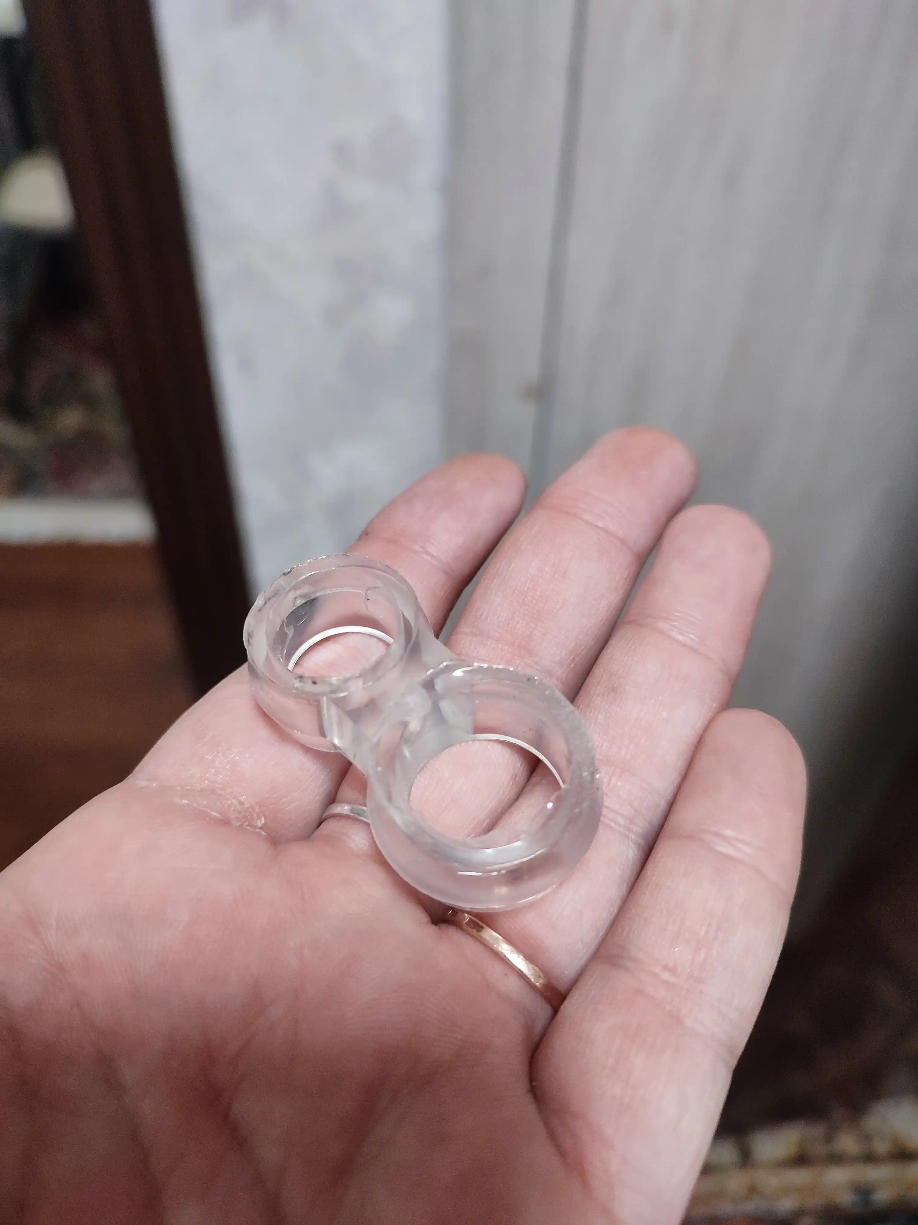 Silikonli stopper eshik tutqichi 4 dona zarbadan qutqaradi