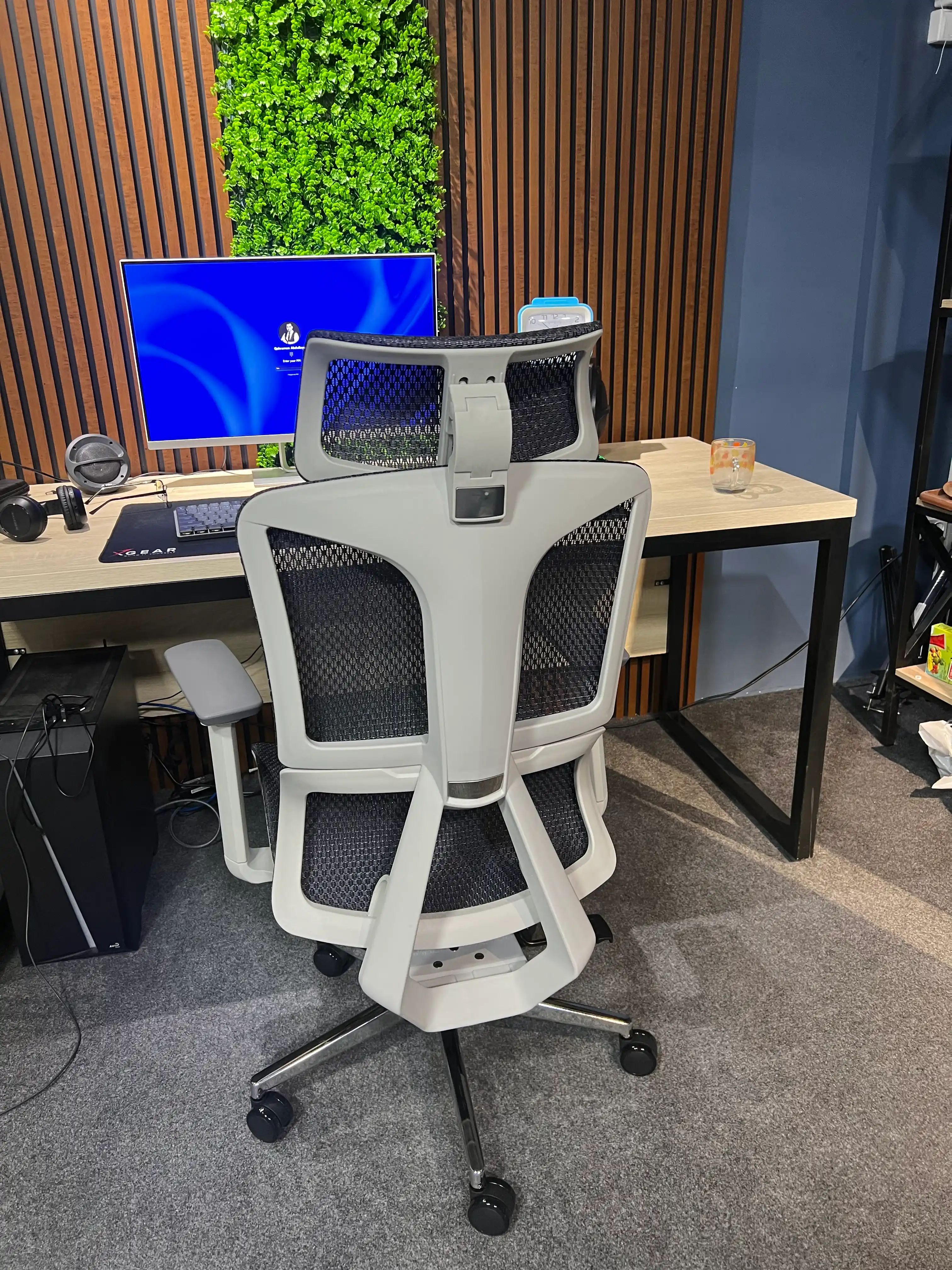ERGO Air Pro HB Grey — ergonomik bosh suyanchiqli ofis kreslosi