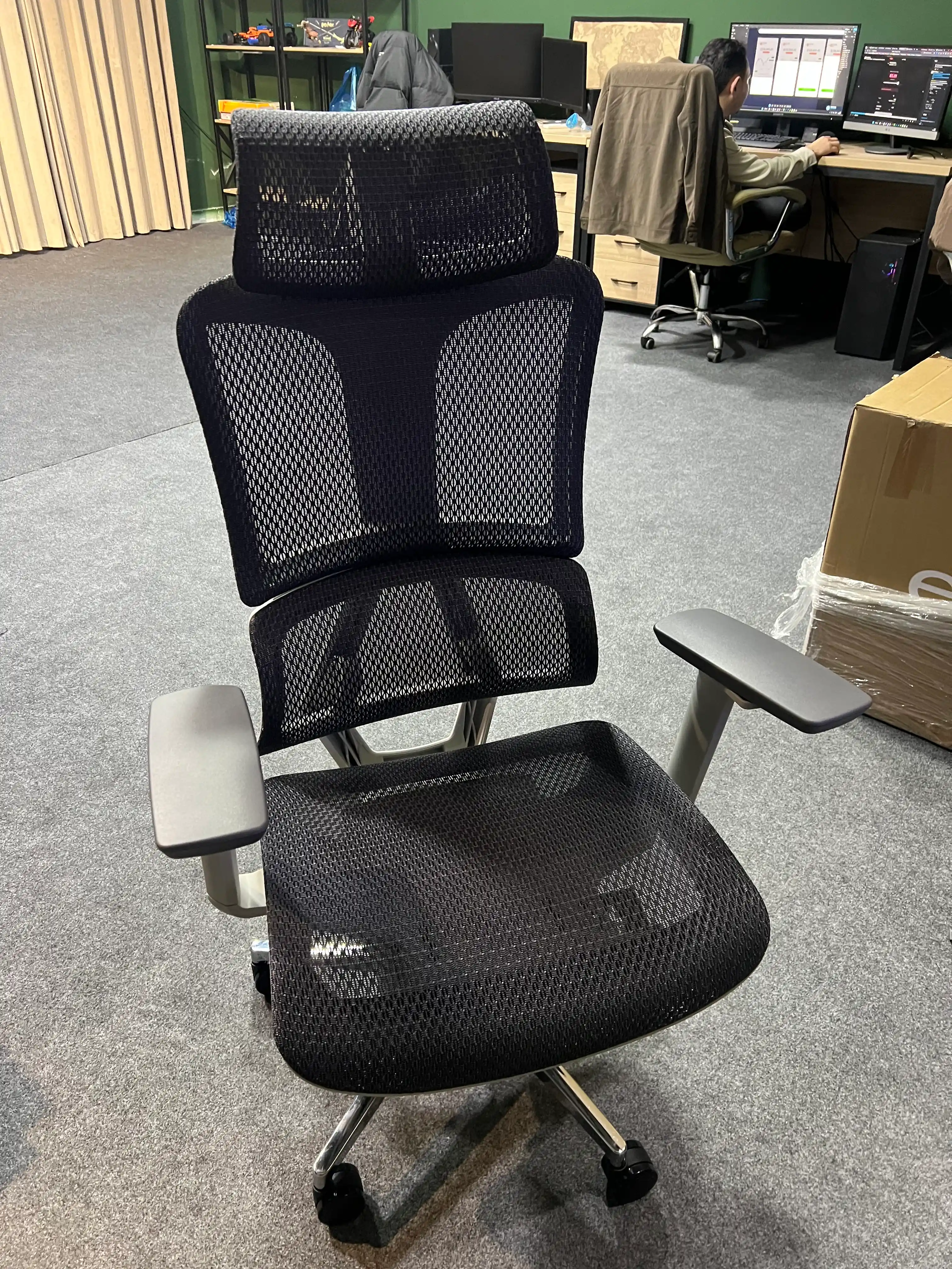 ERGO Air Pro HB Grey — ergonomik bosh suyanchiqli ofis kreslosi