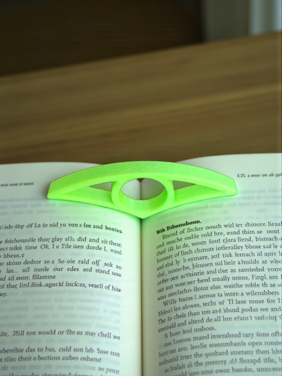 Пластиковый держатель для страниц — удобный фиксатор книг и документов