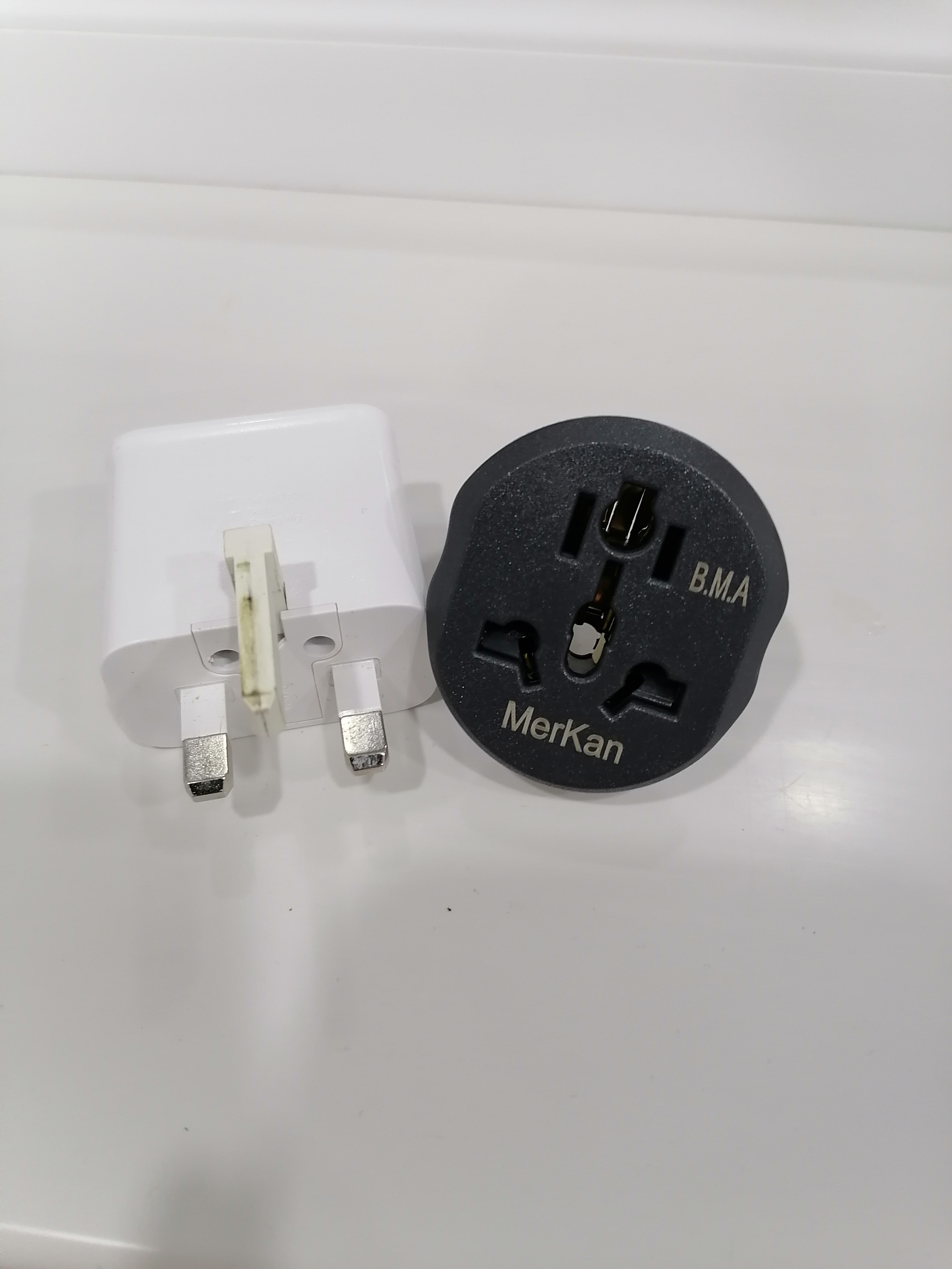 Evro va o'zbek rozetkalari uchun, universal adapter Merkan KT 168, terminator, 16 A