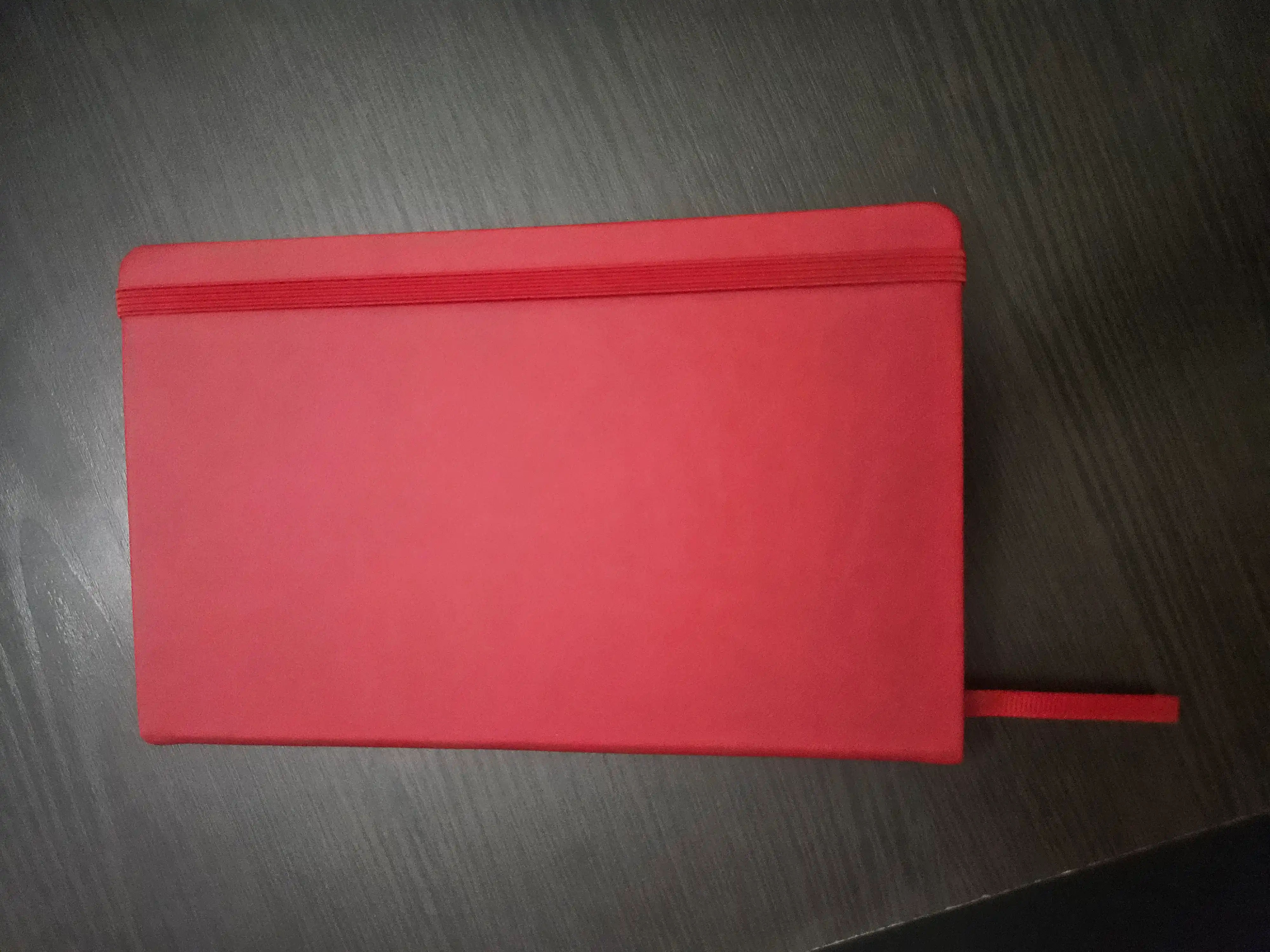 Biznes daftar A4 “Snap book”, 80 varaq, sun’iy charm, magnitli qopqoq, lyasse bilan