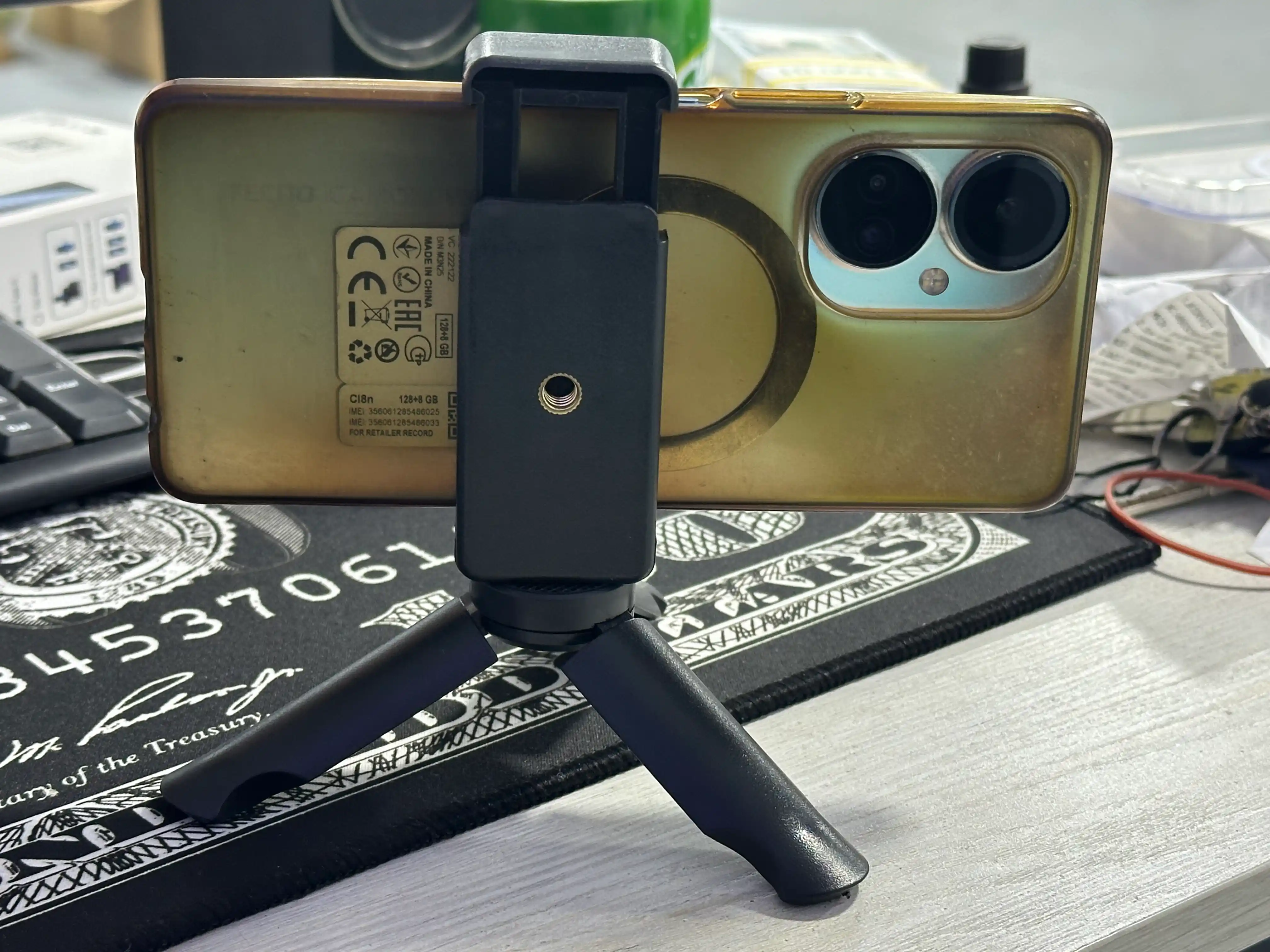 Stativ-stabilizator, smartfon, kamera va videoga olish uchun stol va qo‘l tripodlari