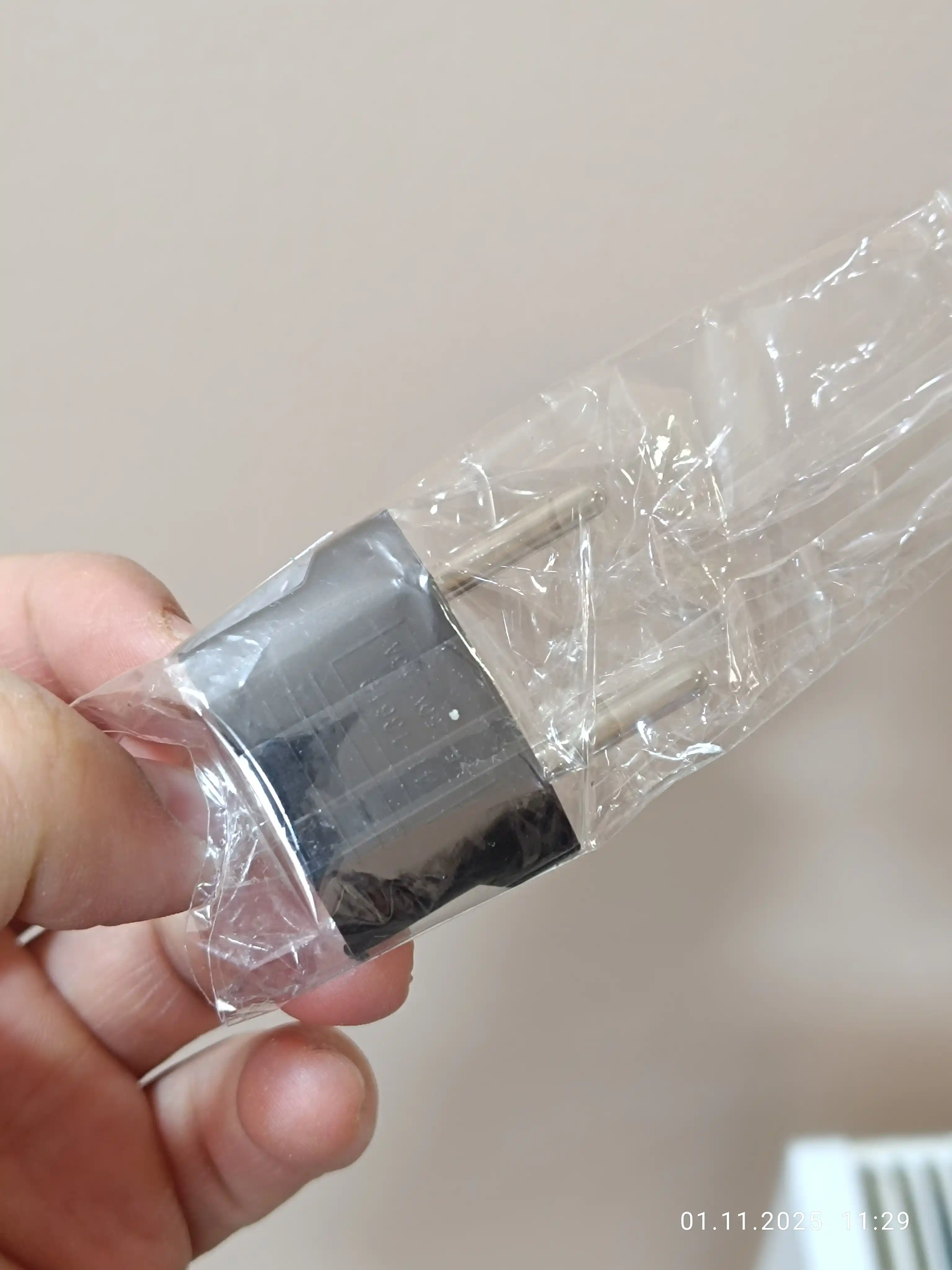 Universal adapter, Terminator