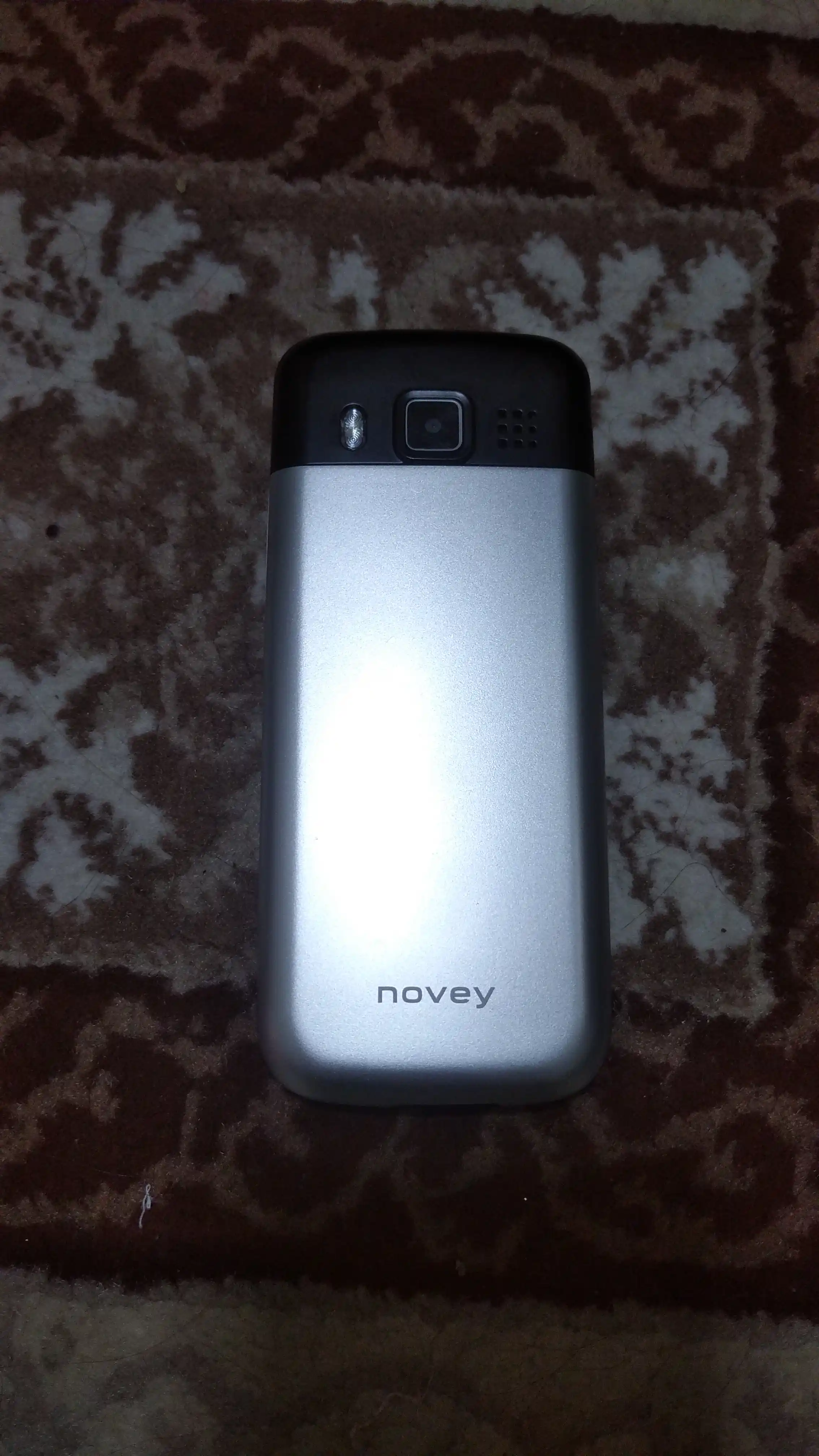 Novey N630 mobil telefon, metall, IPS displey, kamera, Dual SIM