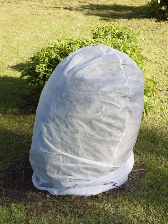 Ustama materiali, butalar va daraxtlar uchun qoplar qish va yozga, agroto‘qima