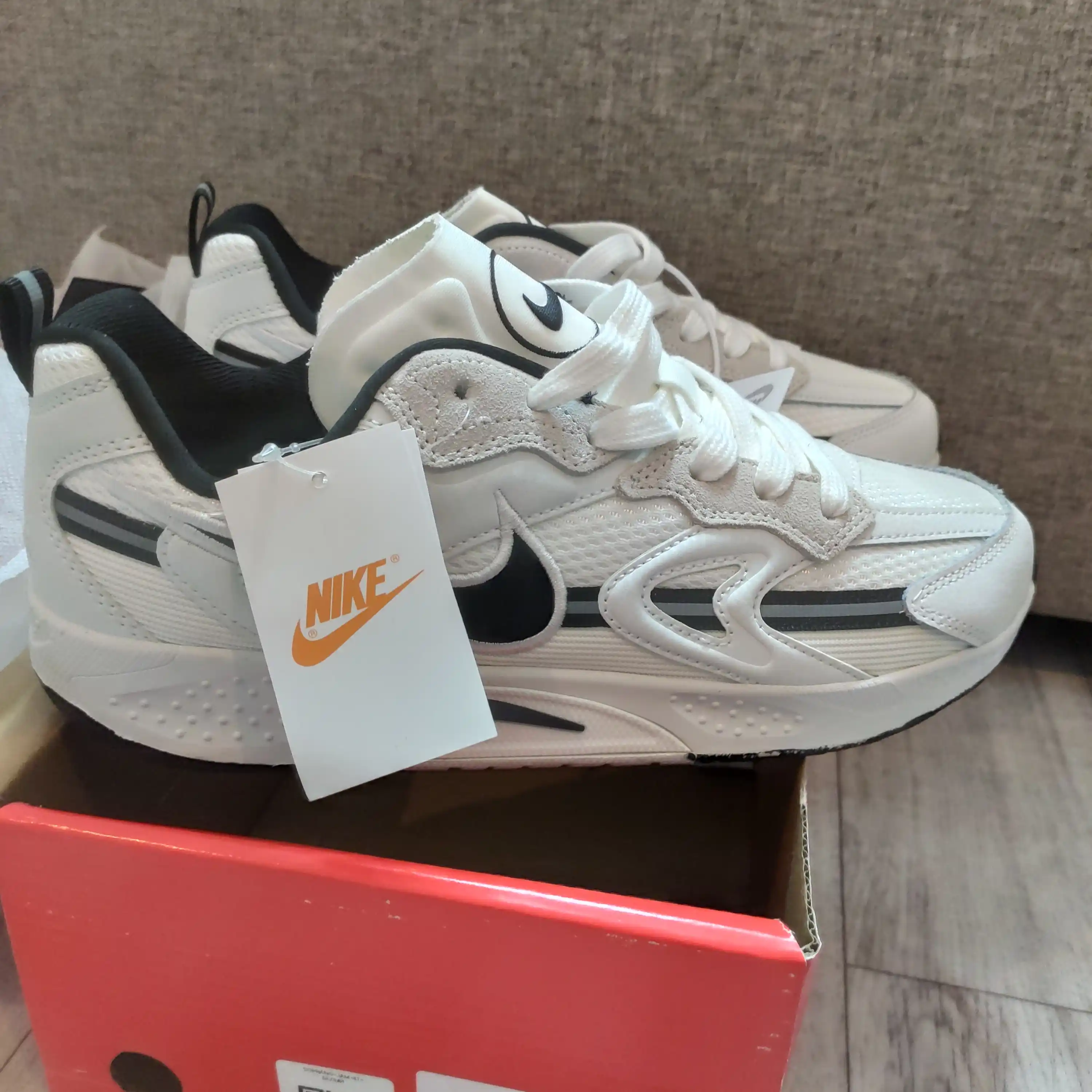 Erkaklar, ayollar, o‘smirlar krossovkalari Nike JAM, zal uchun, sport uchun, 41–45