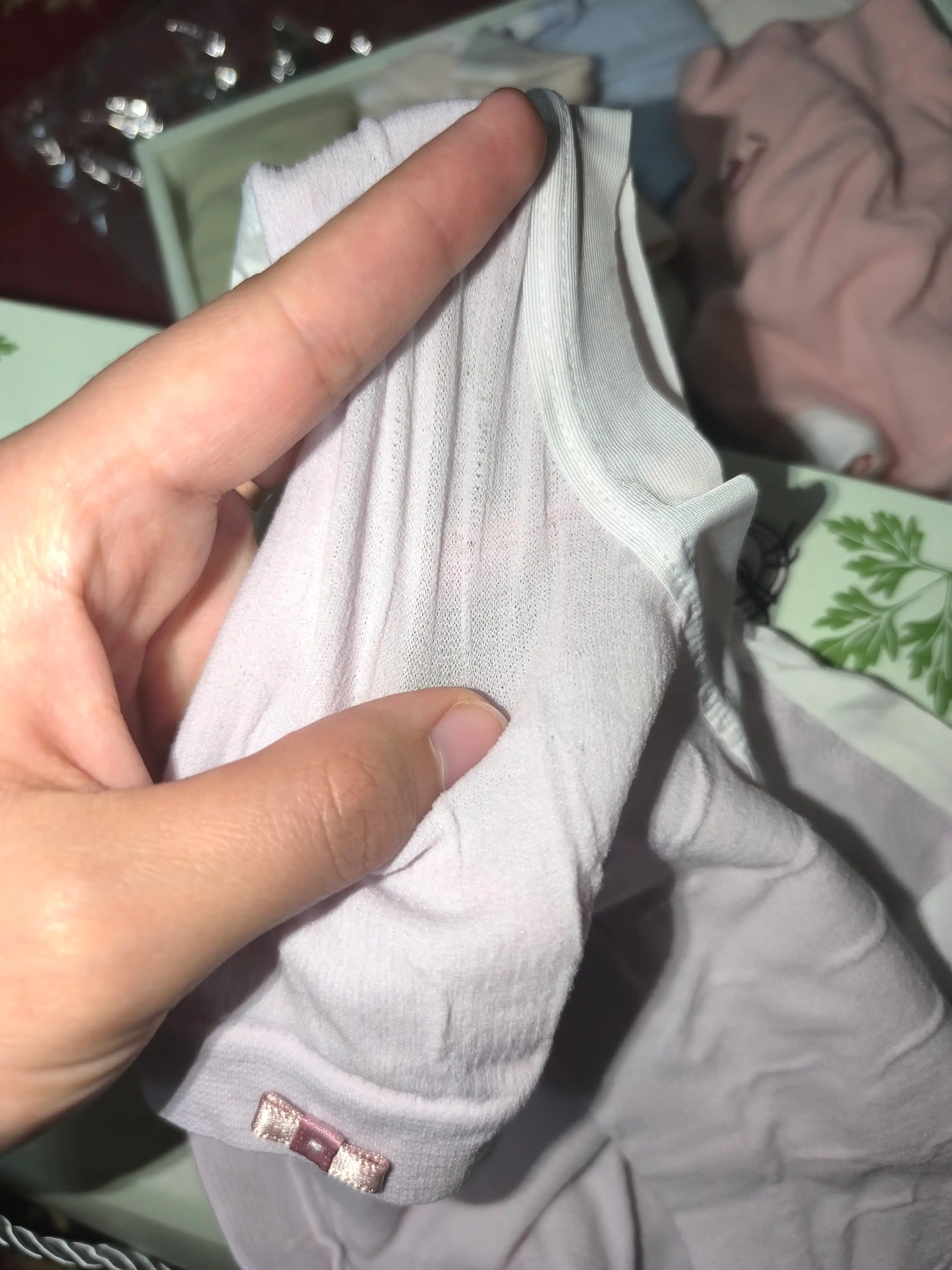 Ayollar uchun trusiklar, to'plamda 8 dona, paxta, sovg'abop qutida, o'lcham 42-46