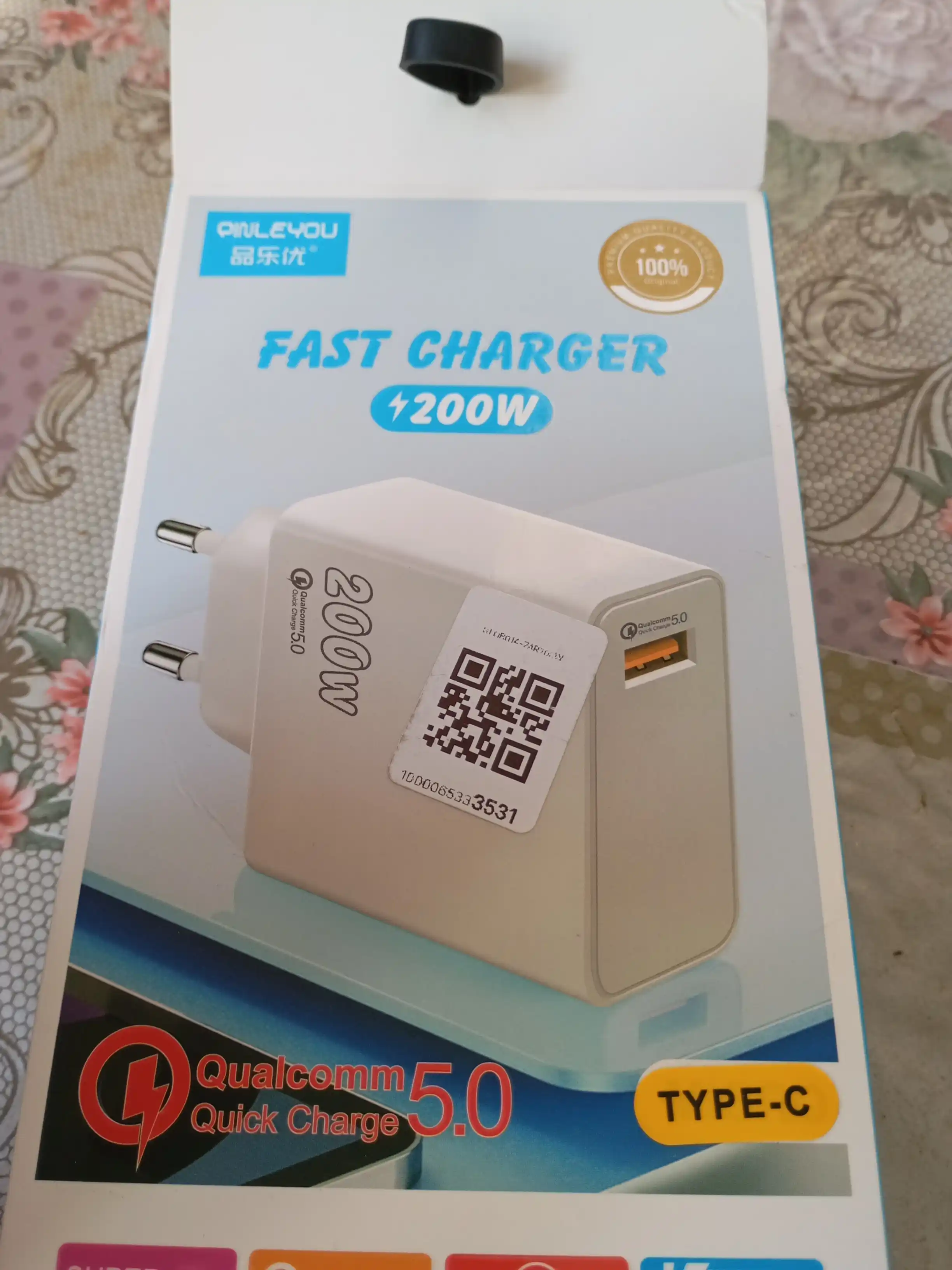 USB Type-C kabeli bilan 200 Vt tez quvvatlash adapteri