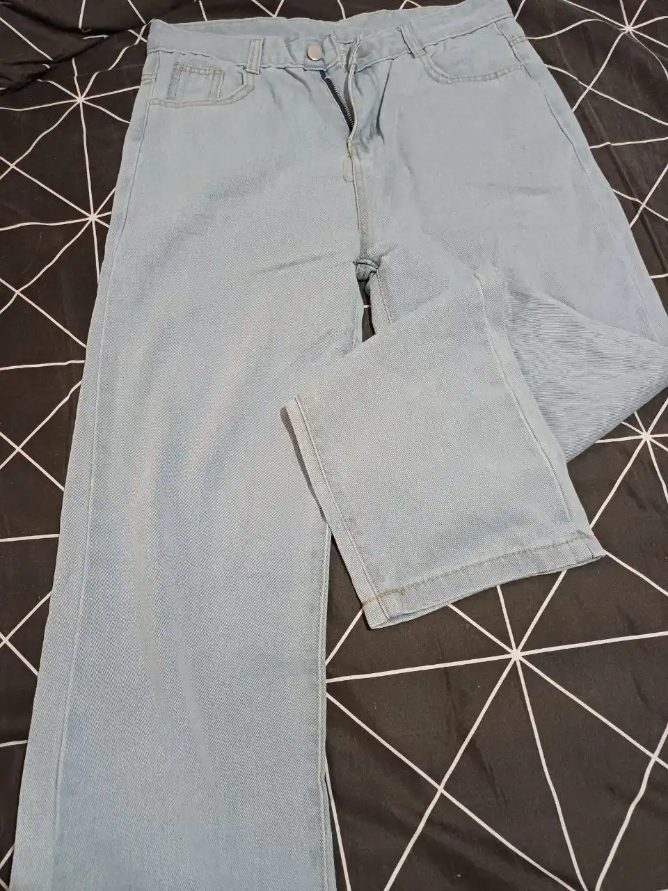 Ayollar uchun baland belli tekis jinsi shimlar