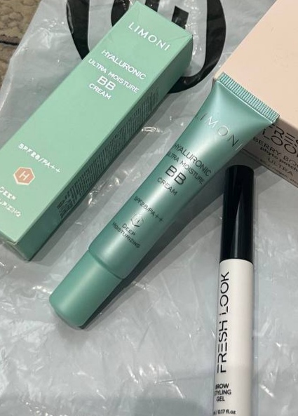 Увлажняющий ББ крем с гиалуроновой кислотой LIMONI Hyaluronic Ultra Moisture BB Cream 15мл